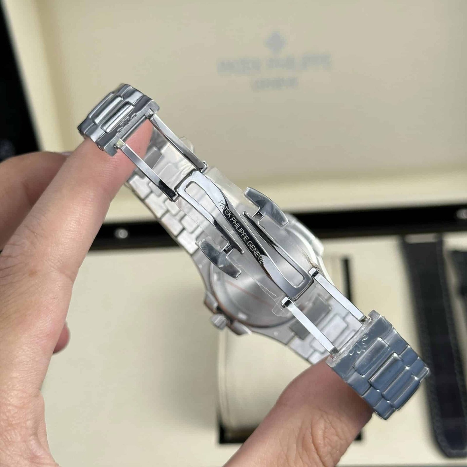Patek Philippe Nautilus 7010 Brown Dial Diamond Bezel Lady Swiss Quartz Best Replica 32mm - 图片 8