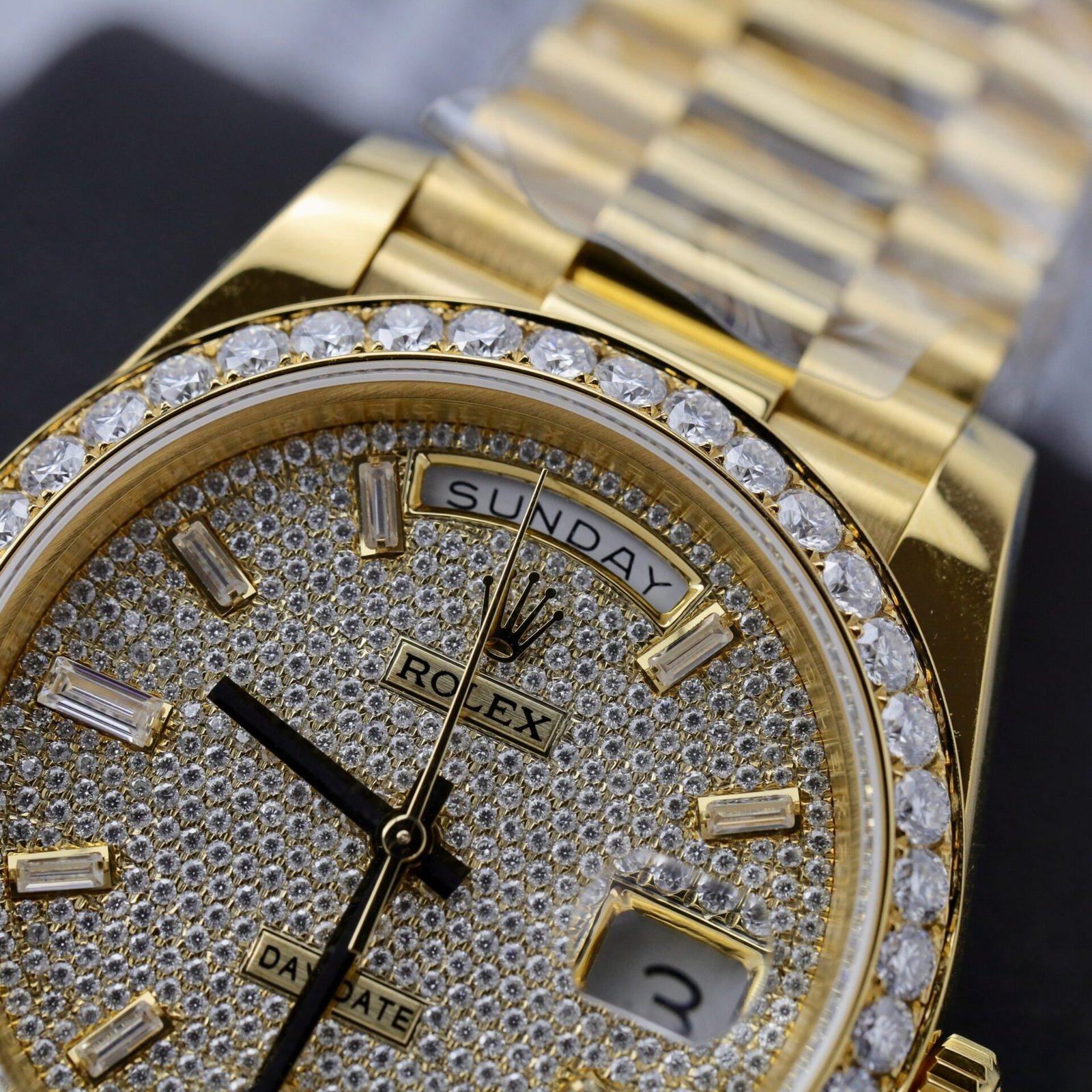 Rolex Day-Date 228348RBR-0037 Diamond Paved Dial 18k Gold Wrapped Customized Moissanite GMF V3 Super Clone 40mm - 图片 6