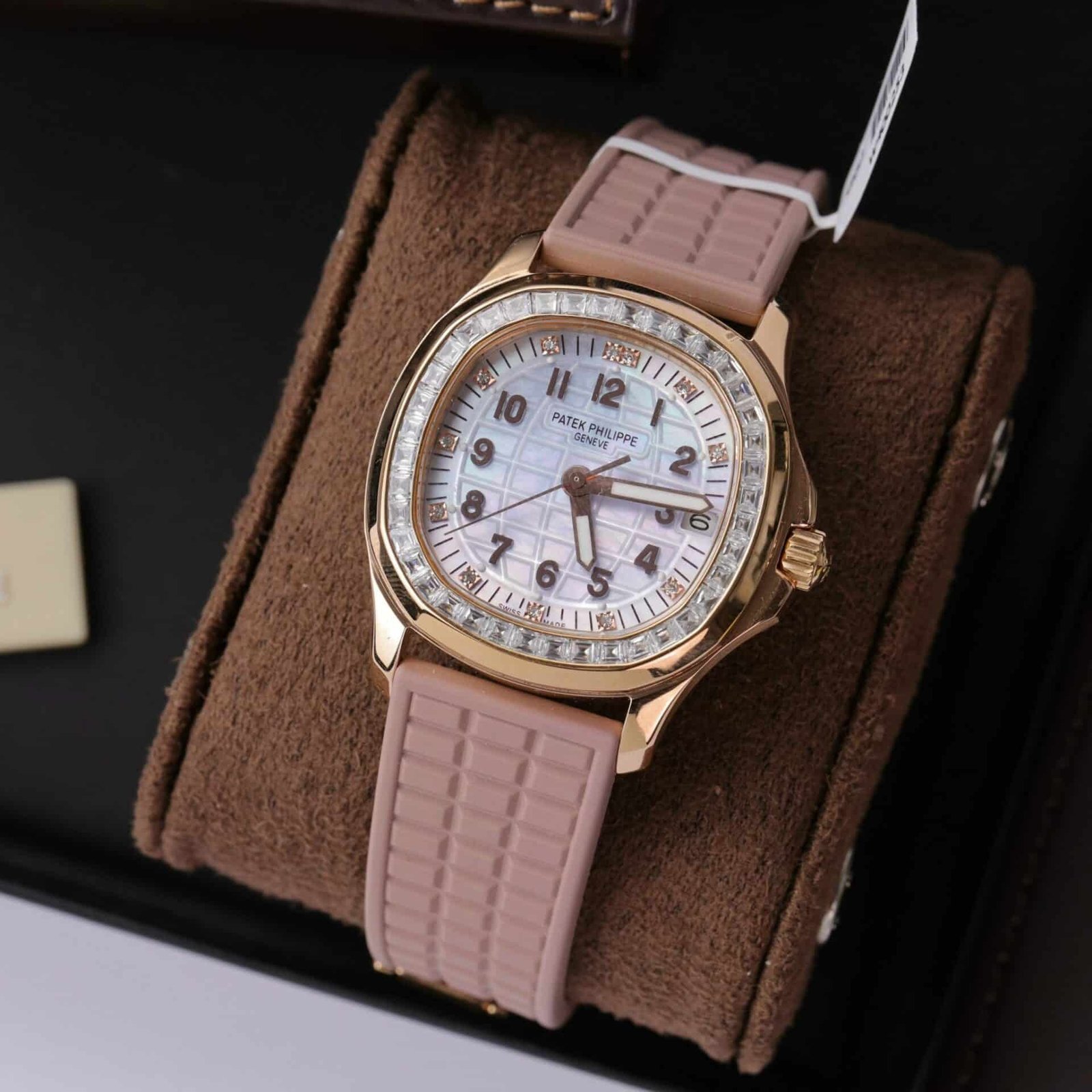 Patek Philippe Aquanaut 5072R-001 18K Gold Wrapped Custom Baguette Moissanite Bezel 35.6mm - 图片 2