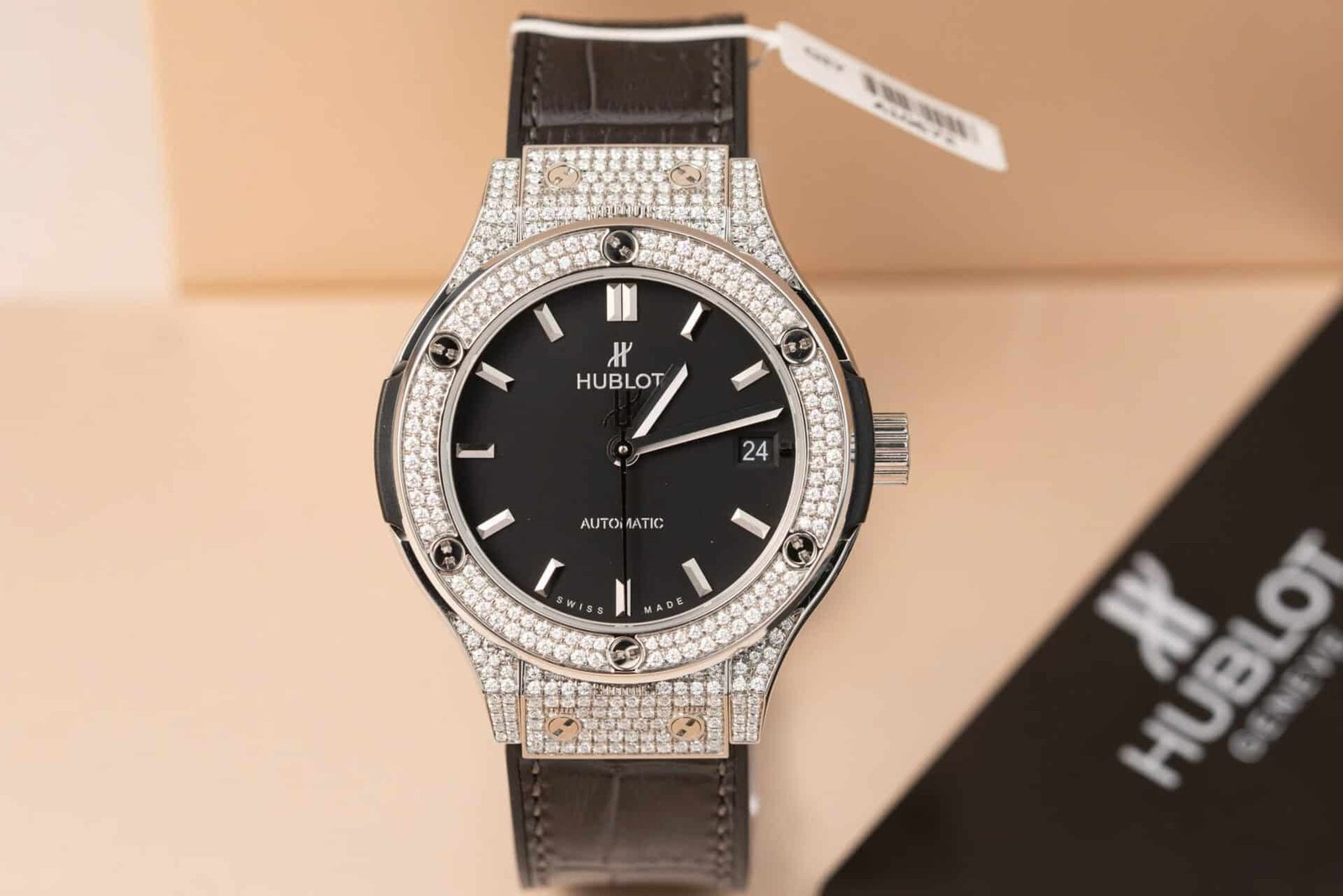 Hublot Classic Fusion Titanium Diamond Pavé Black Dial Custom Moissanite Super Clone JJF 38mm - 图片 2