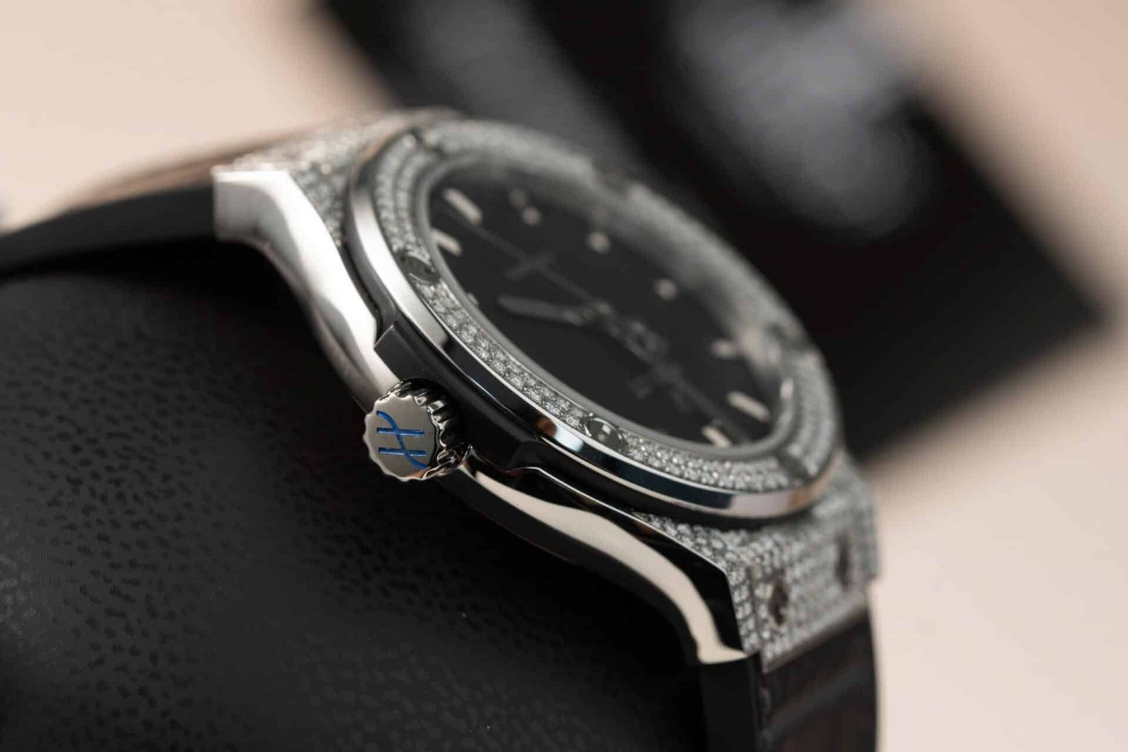 Hublot Classic Fusion Titanium Diamond Pavé Black Dial Custom Moissanite Super Clone JJF 38mm - 图片 6