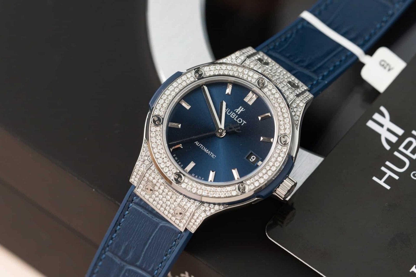 Hublot Classic Fusion Titanium Blue Dial Custom Natural Diamonds Super Clone JJF 38mm - 图片 3