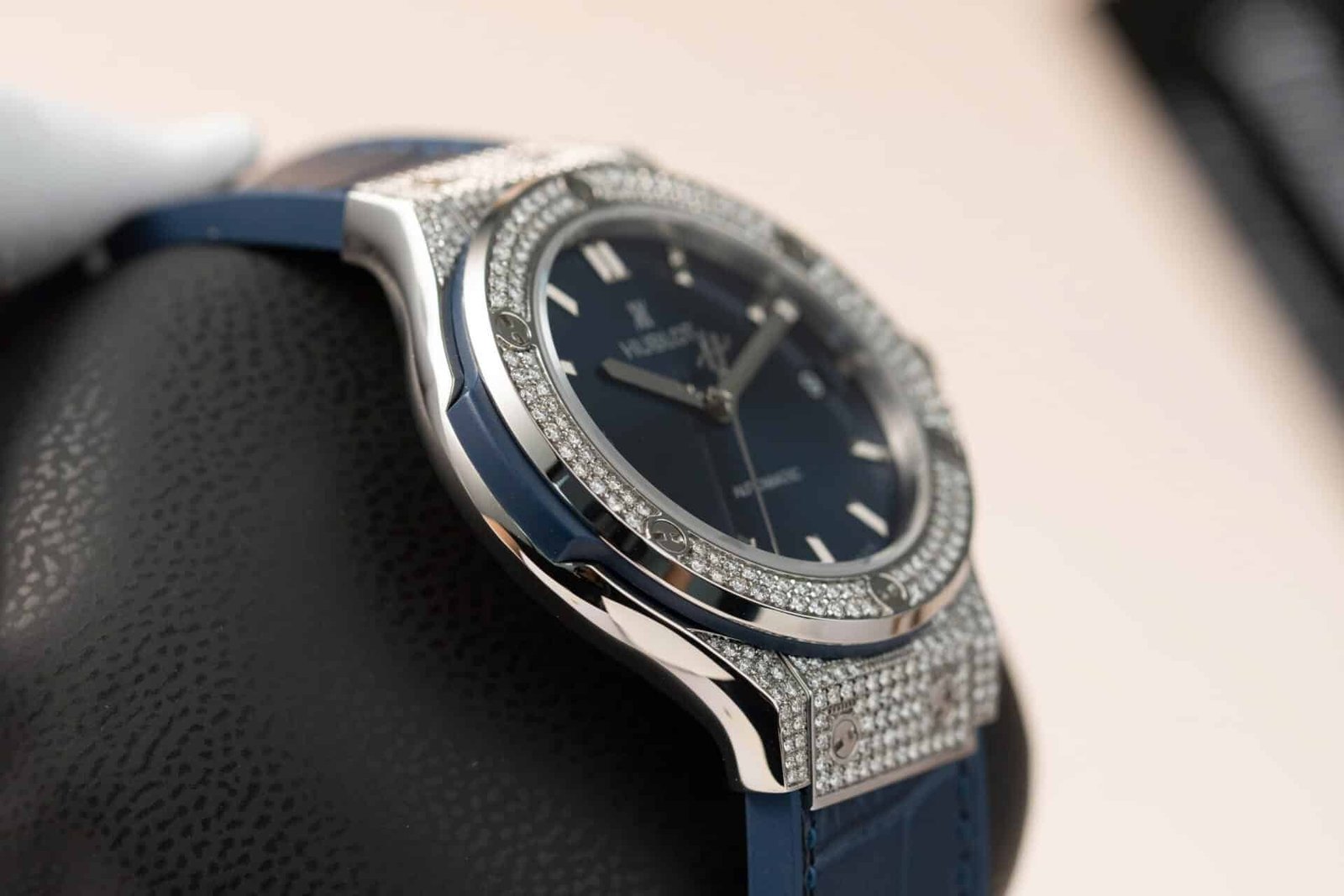 Hublot Classic Fusion Titanium Blue Dial Custom Natural Diamonds Super Clone JJF 38mm - 图片 5