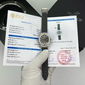Hublot Classic Fusion Titanium Pavé Grey Dial Rubber Custom Moissanite Best Replica 33mm