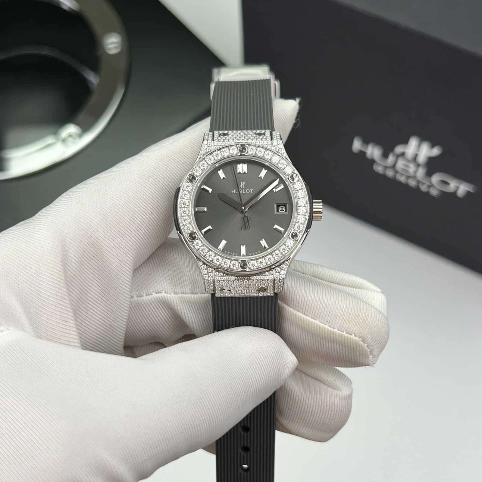Hublot Classic Fusion Titanium Pavé Grey Dial Rubber Custom Moissanite Best Replica 33mm - 图片 2