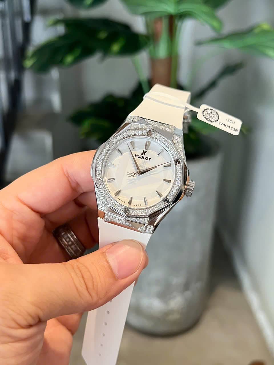Hublot Classic Fusion Orlinski Titanium White Alternative Pavé Custom Moissanite 40mm - 图片 5