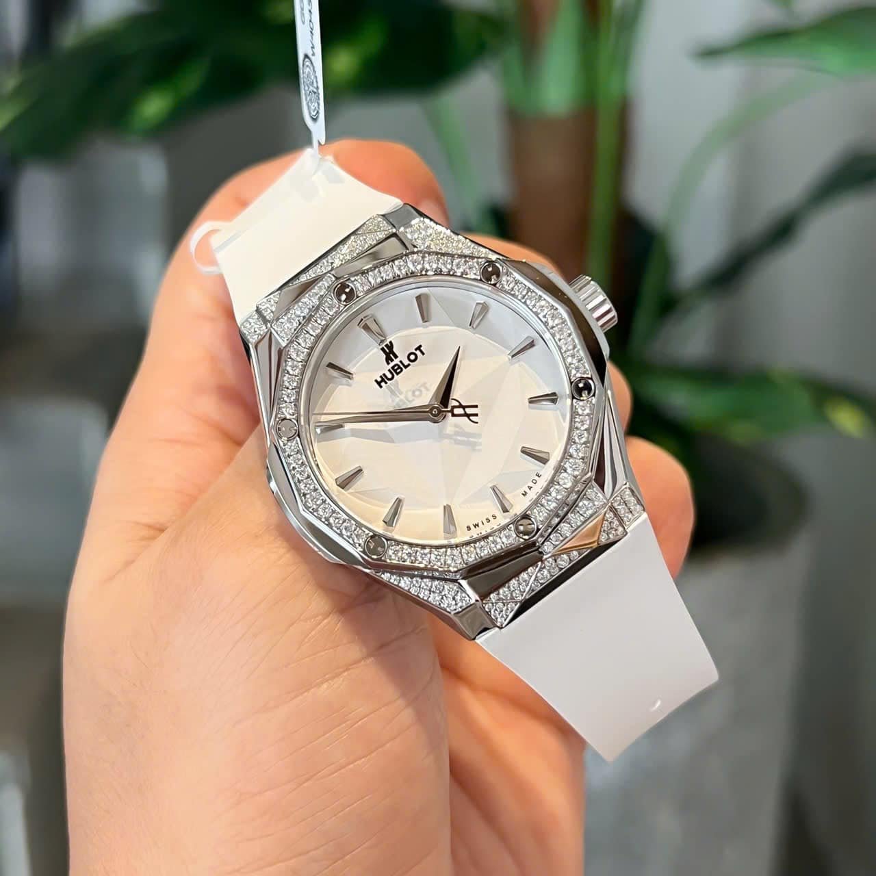 Hublot Classic Fusion Orlinski Titanium White Alternative Pavé Custom Moissanite 40mm - 图片 6