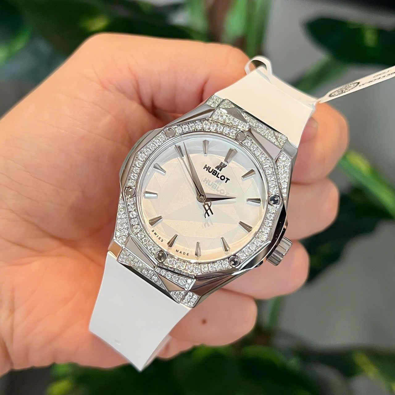 Hublot Classic Fusion Orlinski Titanium White Alternative Pavé Custom Moissanite 40mm - 图片 7