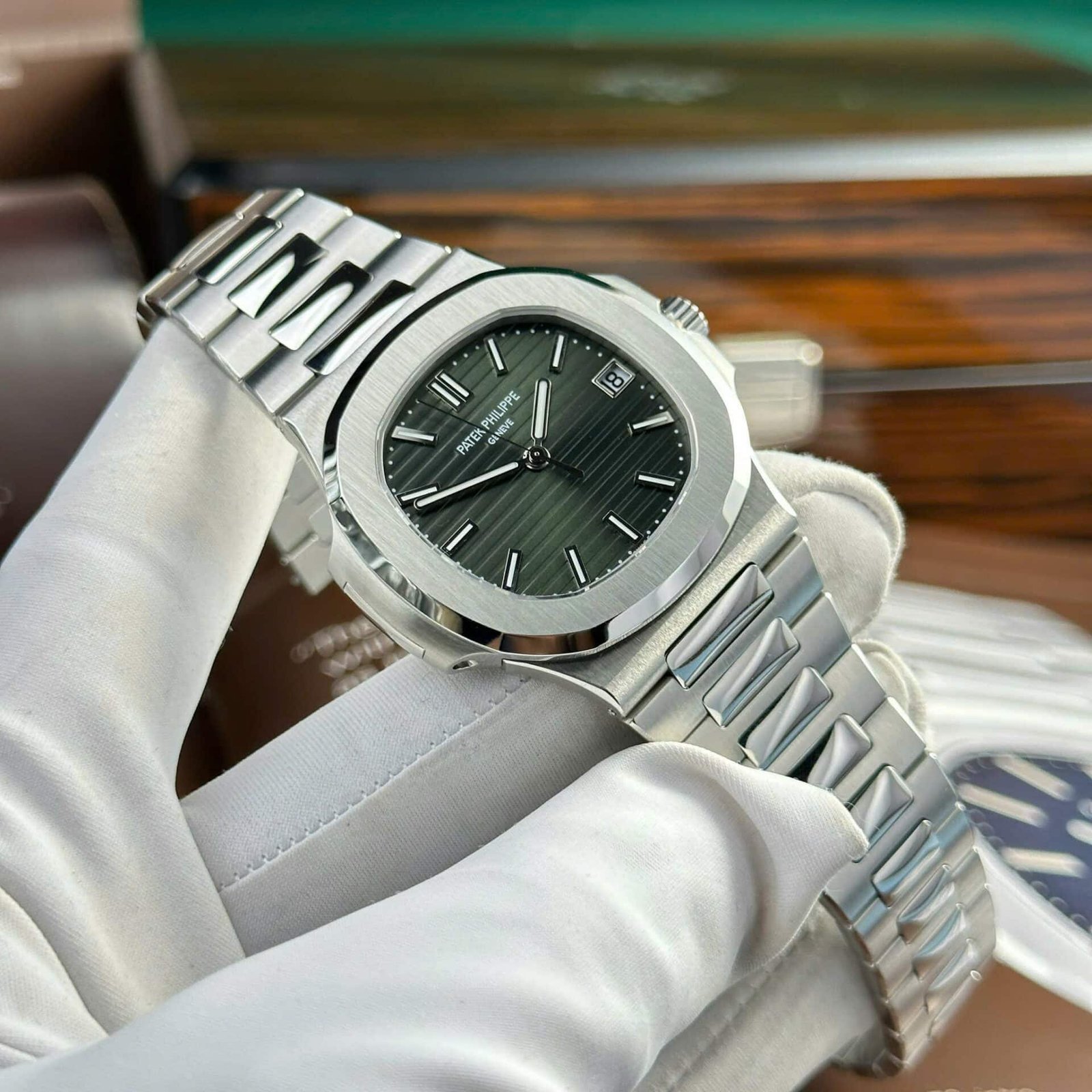 Patek Philippe Nautilus 5711/1A-014 Olive Green Dial Modified Max Options Best Replica Super Clone 40mm - 图片 3