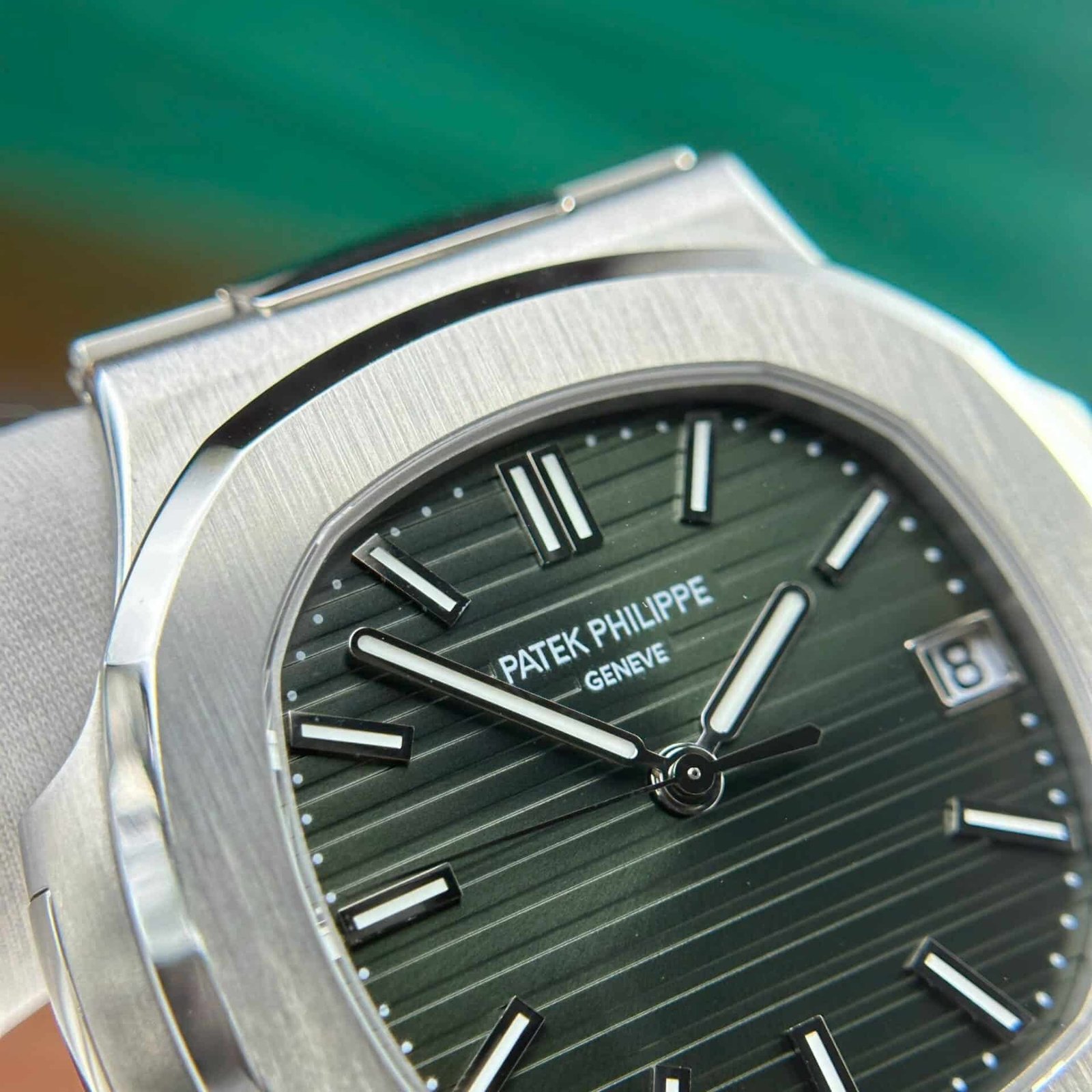 Patek Philippe Nautilus 5711/1A-014 Olive Green Dial Modified Max Options Best Replica Super Clone 40mm - 图片 5