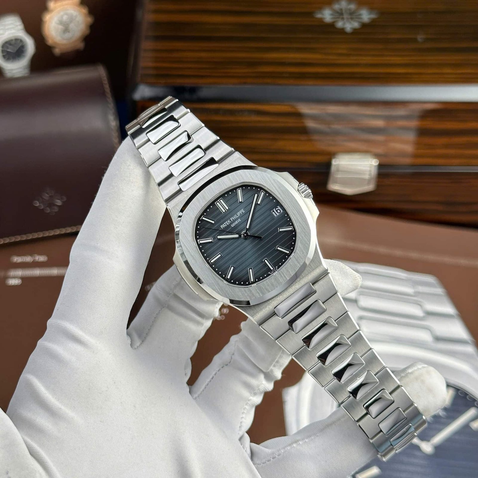 Patek Philippe Nautilus 5711/1A-010 Blue Dial Modified Max Options Best Replica Super Clone 40mm - 图片 2