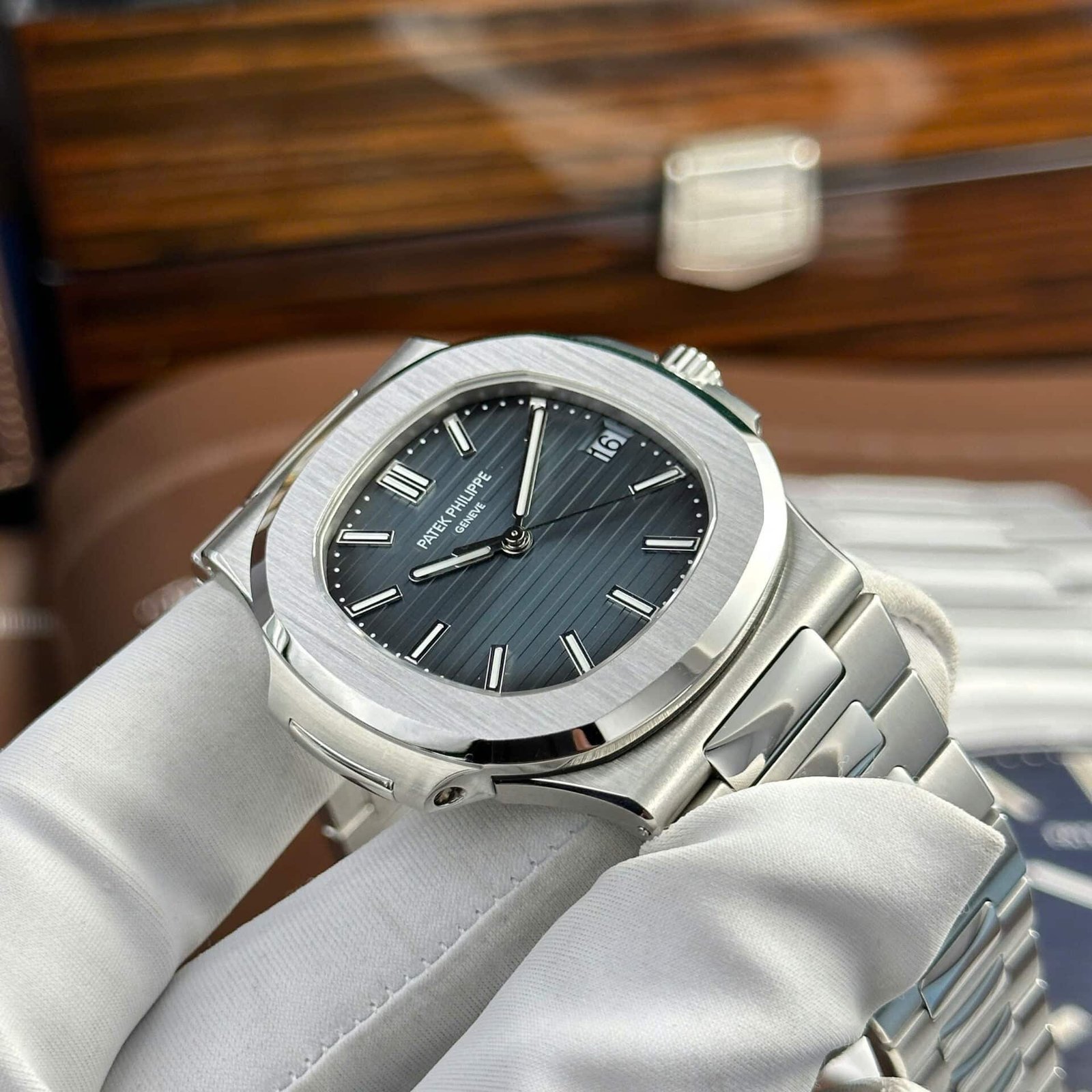 Patek Philippe Nautilus 5711/1A-010 Blue Dial Modified Max Options Best Replica Super Clone 40mm - 图片 3