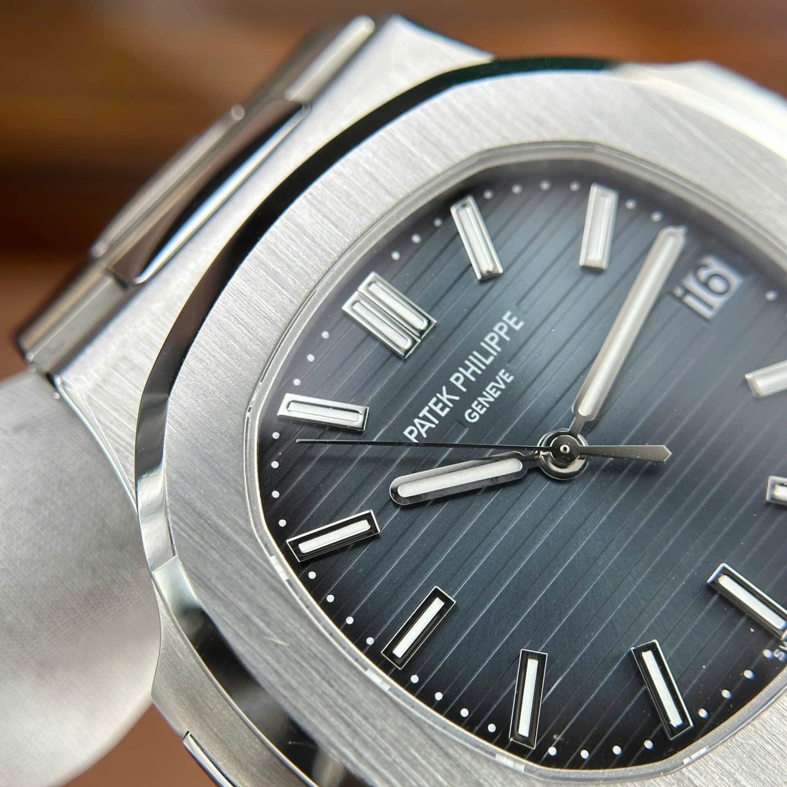 Patek Philippe Nautilus 5711/1A-010 Blue Dial Modified Max Options Best Replica Super Clone 40mm - 图片 5