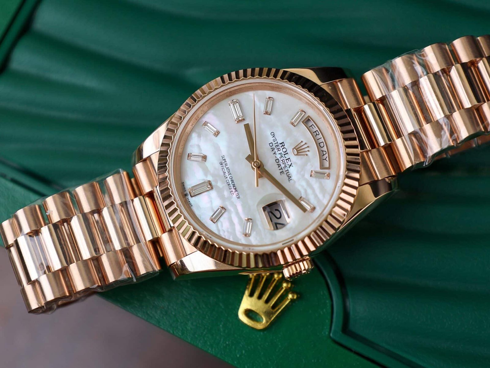 Rolex Day-Date 228235 18K Gold Wrapped MOP Dial Baguette Moissanite Numerals GMF V3 40mm - 图片 7