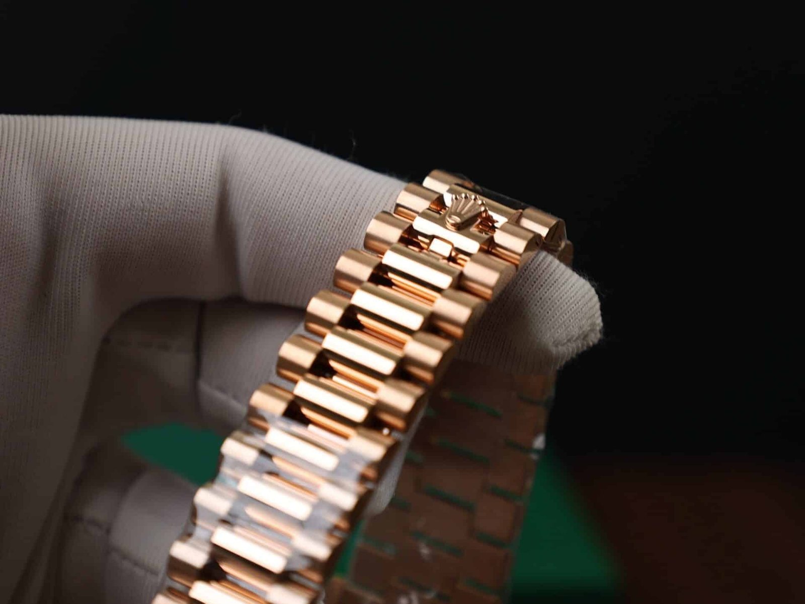 Rolex Day-Date 228235 18K Gold Wrapped MOP Dial Baguette Moissanite Numerals GMF V3 40mm - 图片 11