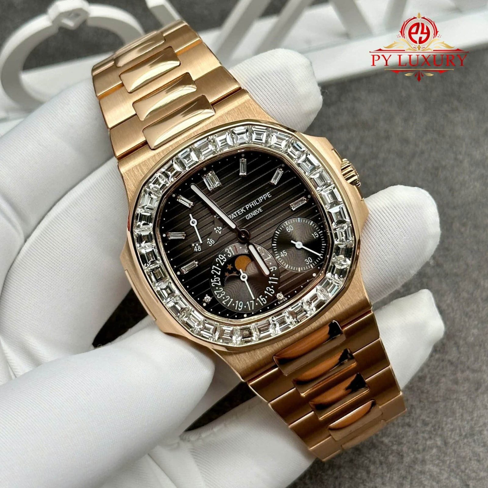 Patek Philippe Nautilus 5724 Grey Dial Custom 18K Solid Gold Baguette Diamonds Bezel 40mm - 图片 2
