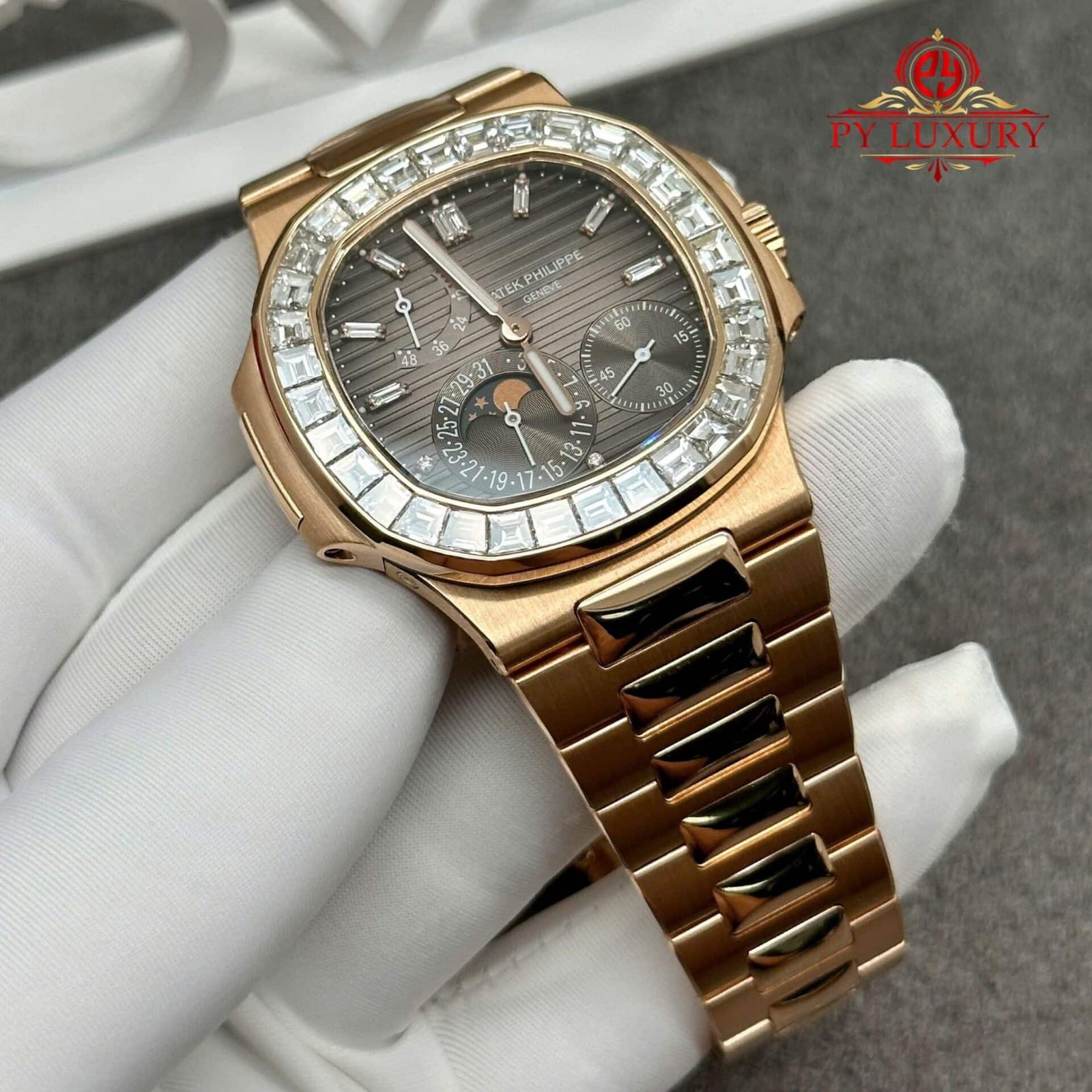 Patek Philippe Nautilus 5724 Grey Dial Custom 18K Solid Gold Baguette Diamonds Bezel 40mm - 图片 4