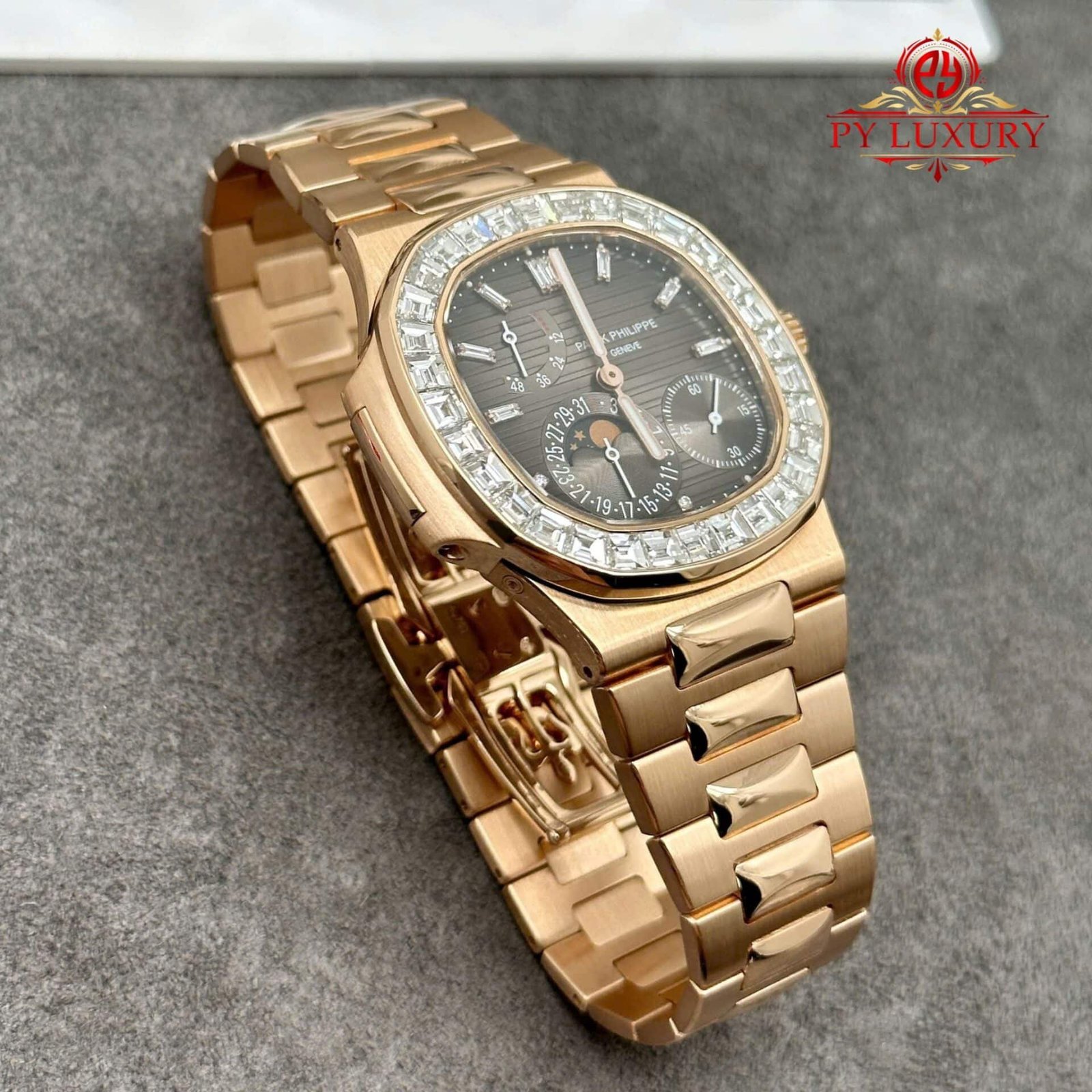 Patek Philippe Nautilus 5724 Grey Dial Custom 18K Solid Gold Baguette Diamonds Bezel 40mm - 图片 6