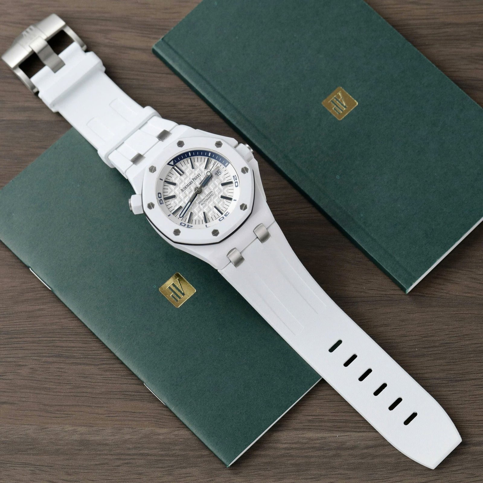 Audemars Piguet Royal Oak Offshore Diver 15707CB White Dial White Ceramic Rubber Best Replica 42mm - 图片 2