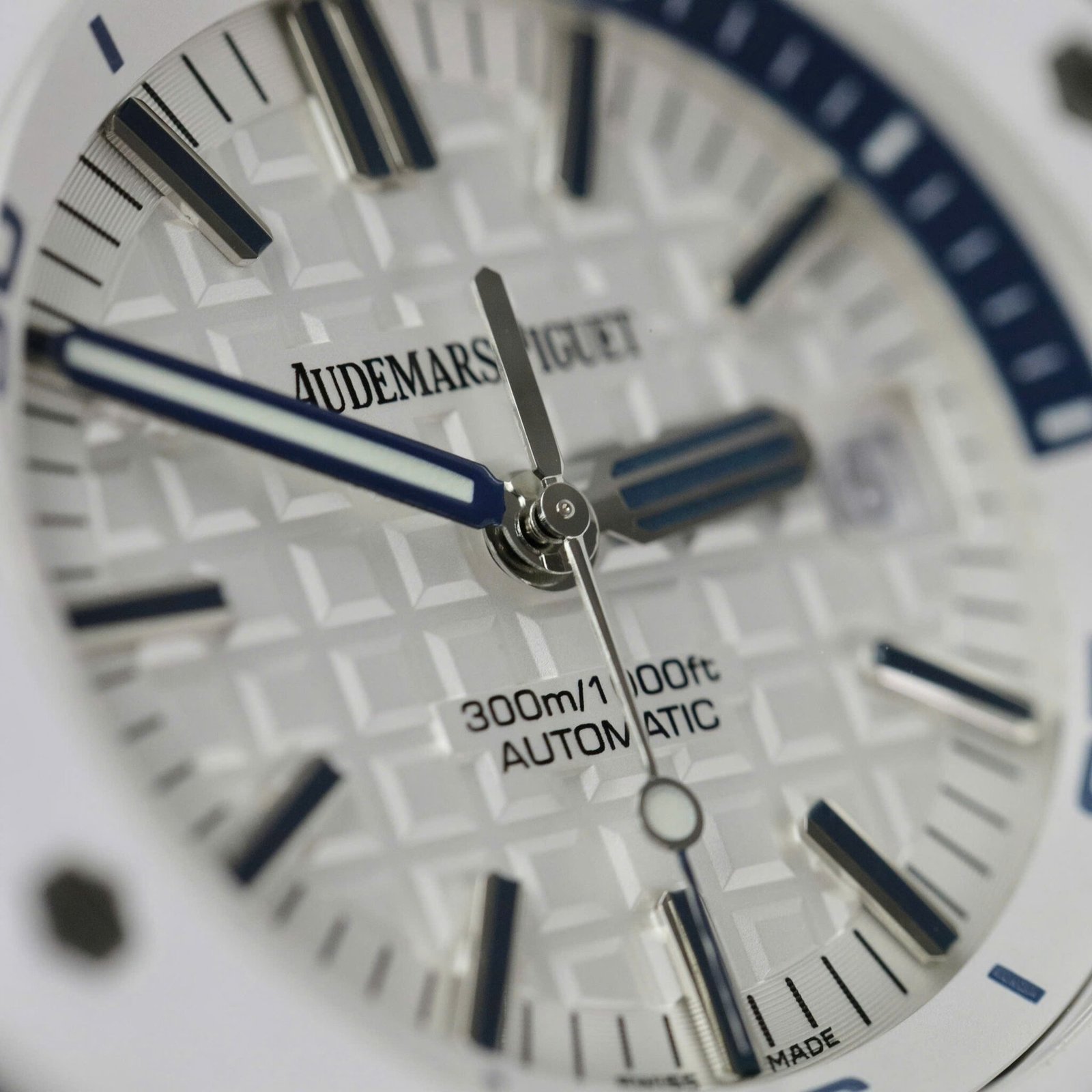 Audemars Piguet Royal Oak Offshore Diver 15707CB White Dial White Ceramic Rubber Best Replica 42mm - 图片 7