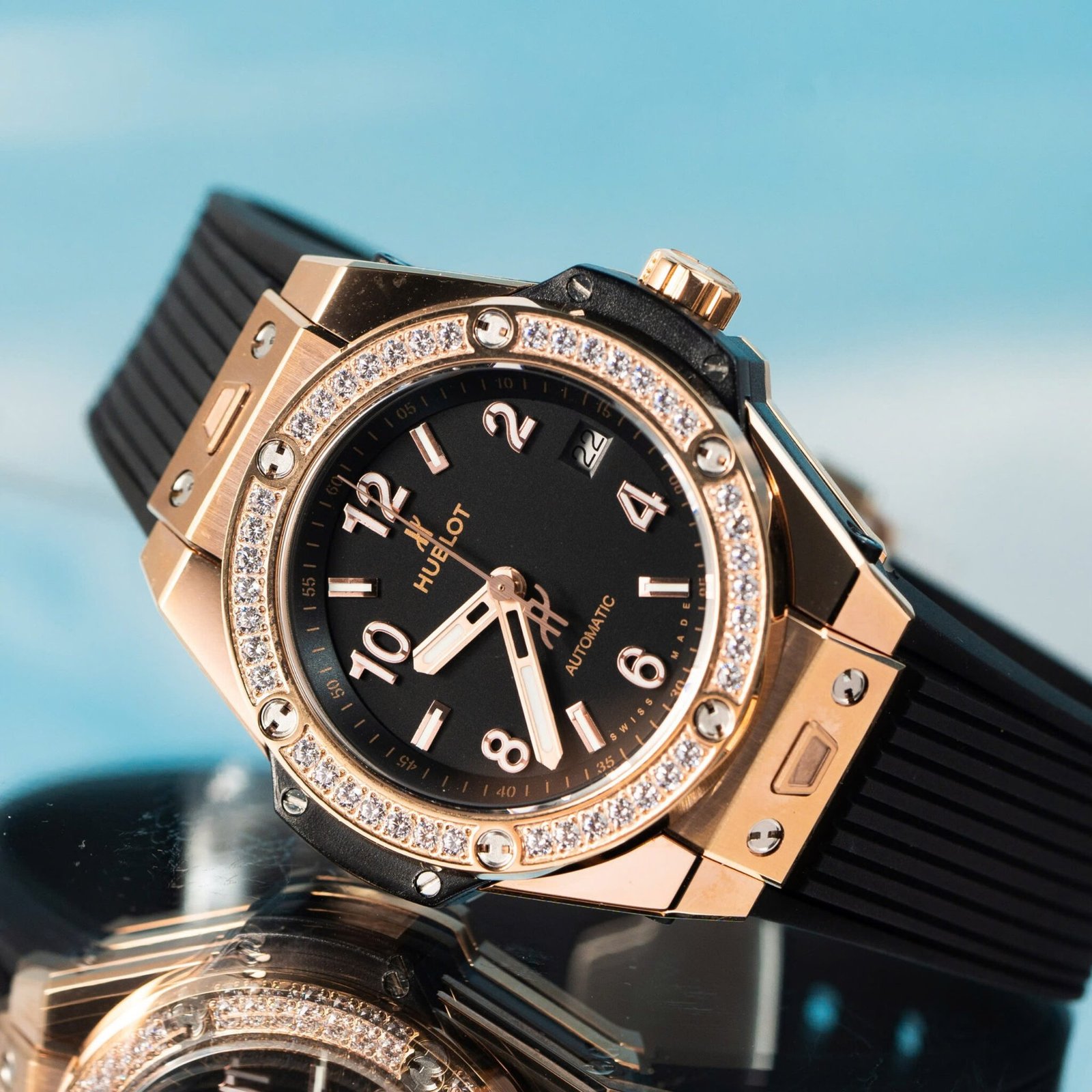 Hublot Big Bang One Click King Gold Black Dial CZ Stone Bezel Replica 39mm - 图片 2