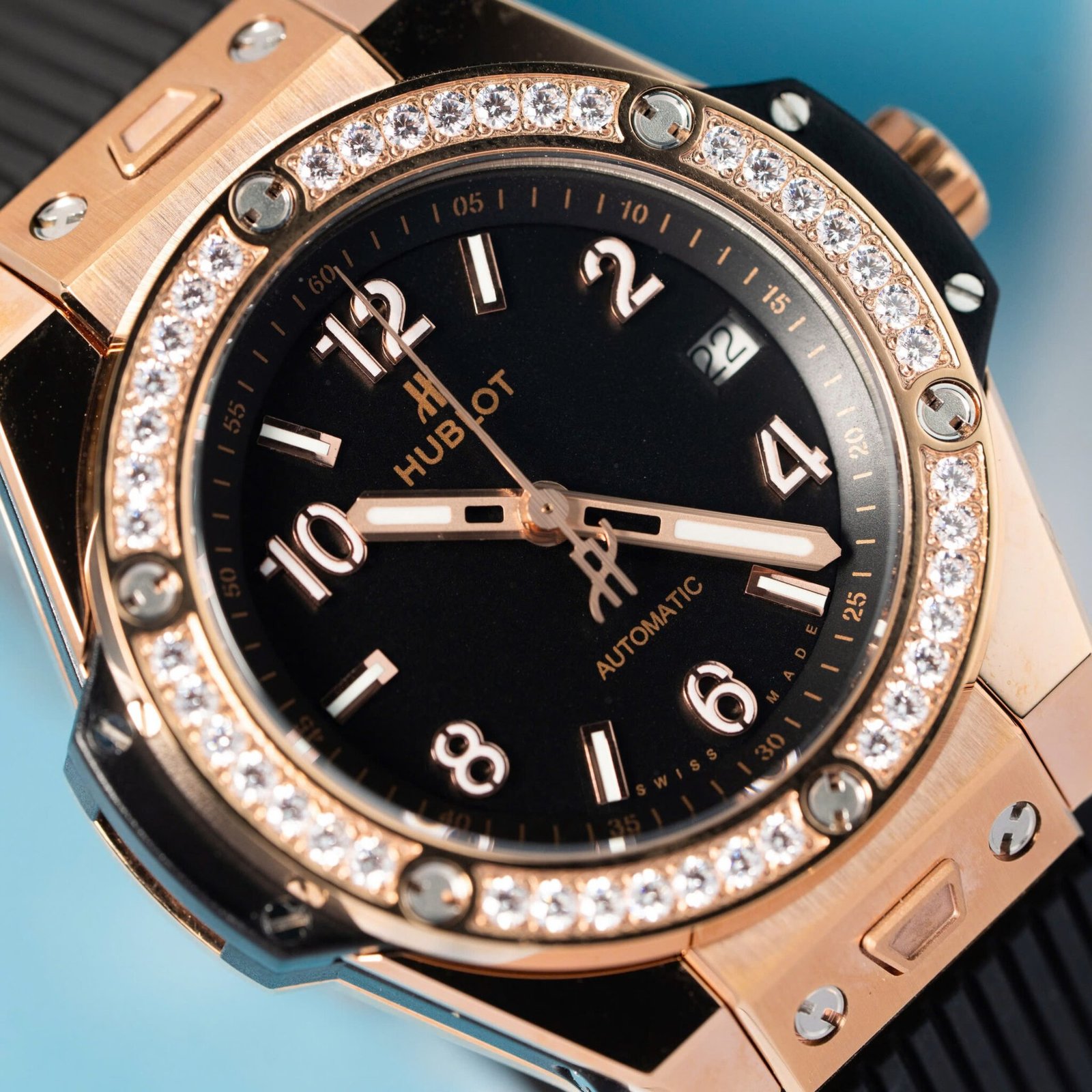 Hublot Big Bang One Click King Gold Black Dial CZ Stone Bezel Replica 39mm - 图片 3