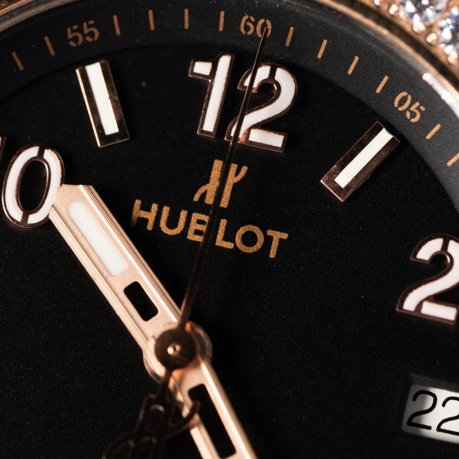 Hublot Big Bang One Click King Gold Black Dial CZ Stone Bezel Replica 39mm - 图片 4