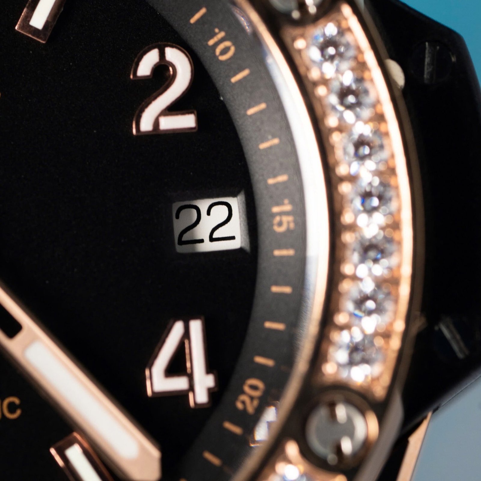 Hublot Big Bang One Click King Gold Black Dial CZ Stone Bezel Replica 39mm - 图片 5