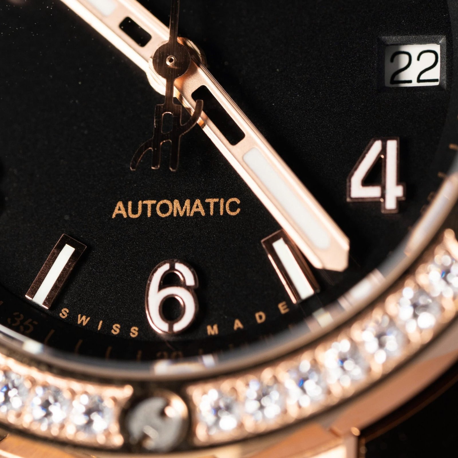 Hublot Big Bang One Click King Gold Black Dial CZ Stone Bezel Replica 39mm - 图片 6