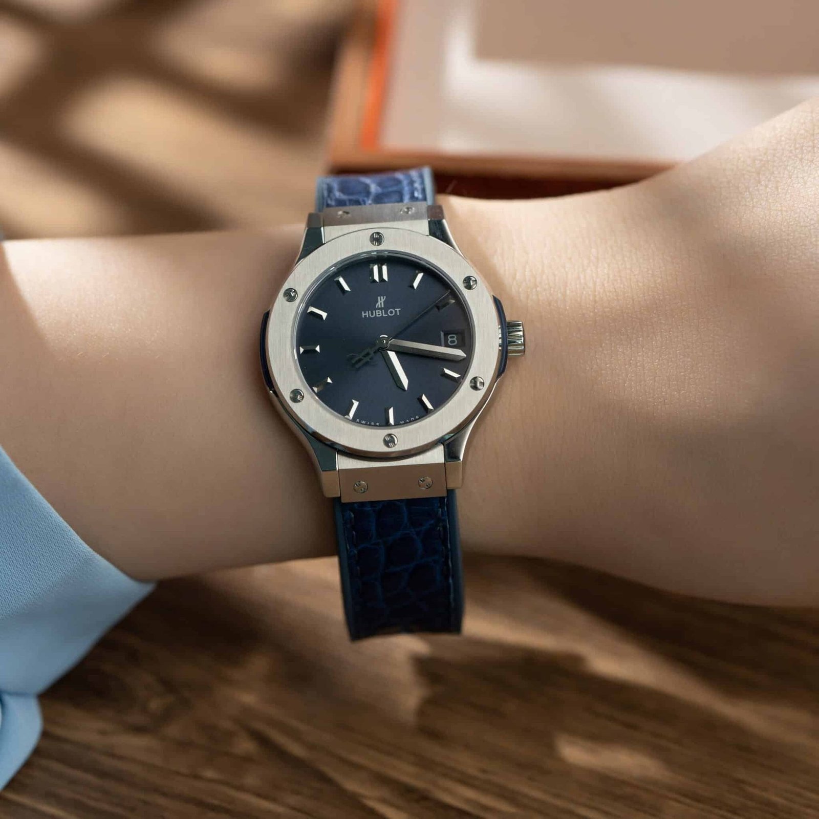 Hublot Classic Fusion Titanium Navy Blue Dial Leather Lady Watch Replica 33mm - 图片 9