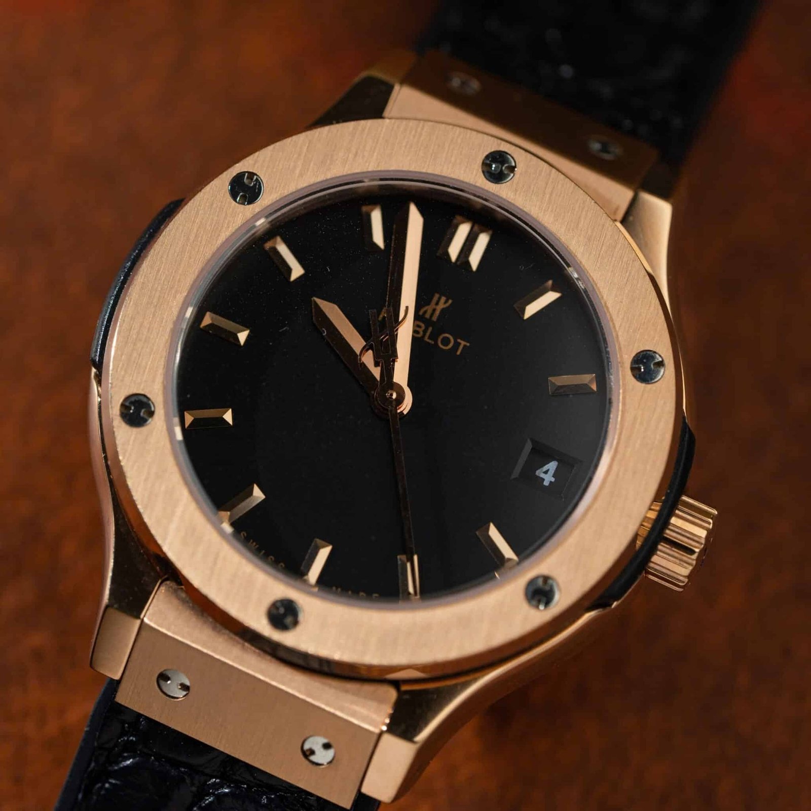 Hublot Classic Fusion King Gold Black Dial Leather Strap Lady Watch Replica 33mm - 图片 3