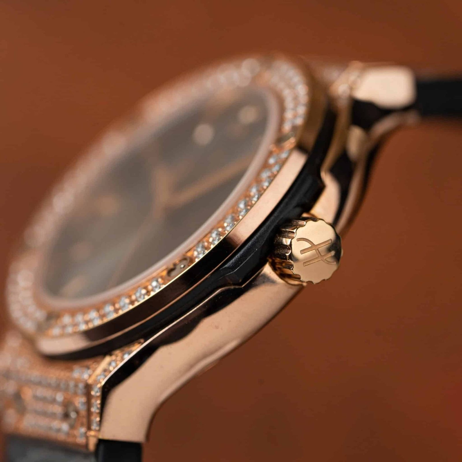 Hublot Classic Fusion King Gold Pavé CZ Stones Grey Dial Leather Strap Lady Watch Replica 33mm - 图片 8