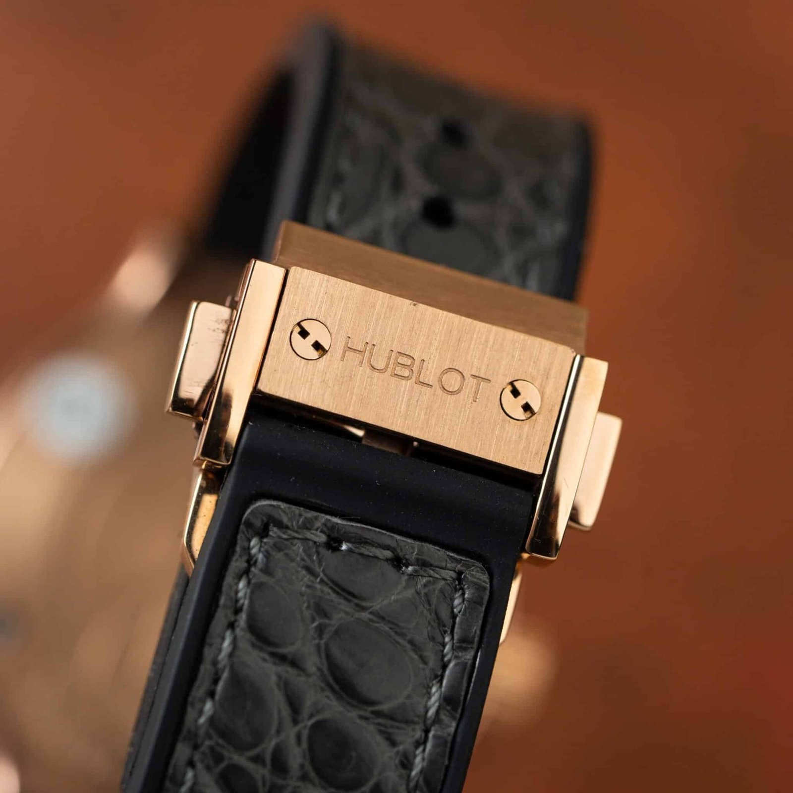 Hublot Classic Fusion King Gold Pavé CZ Stones Grey Dial Leather Strap Lady Watch Replica 33mm - 图片 10