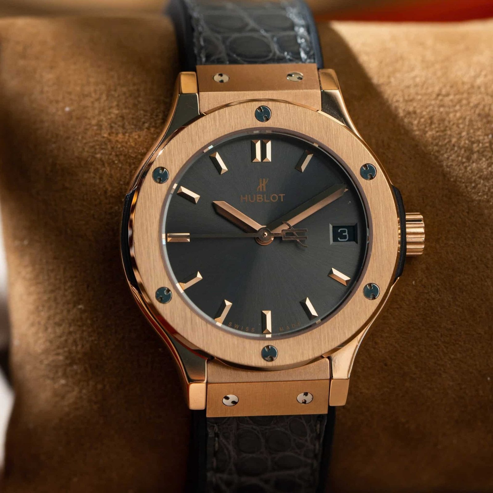 Hublot Classic Fusion King Gold Grey Dial Leather Strap Lady Watch Replica 33mm - 图片 4