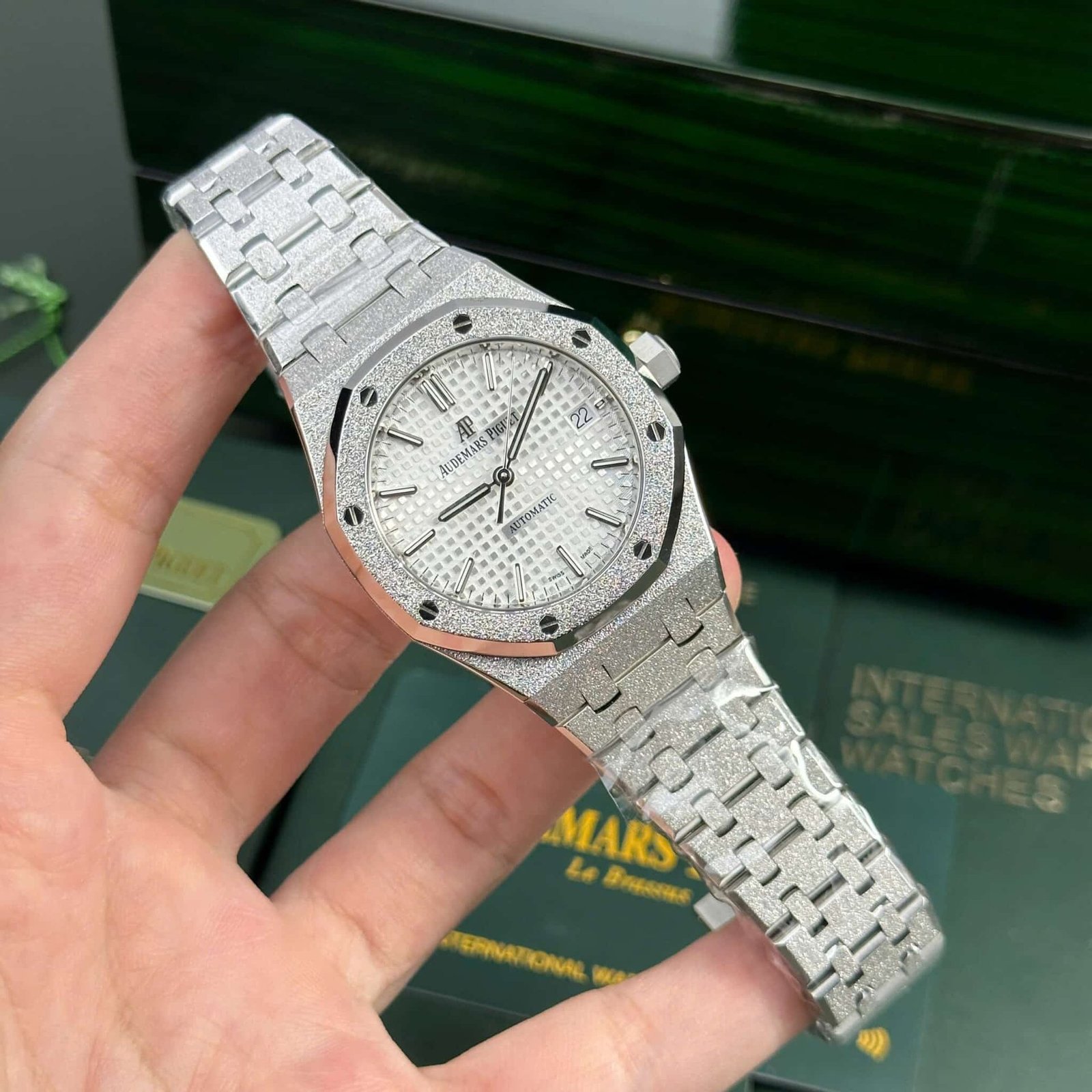 Audemars Piguet Royal Oak 15454BC Frosted White Gold White Dial Best Replica APSF 37mm - 图片 2