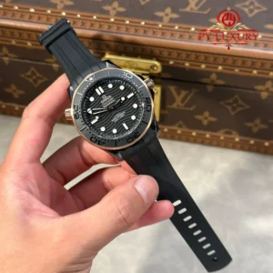 Omega Seamaster Diver 300M Black Ceramic and Sedna Gold Rubber Strap Best Replica 43.5mm