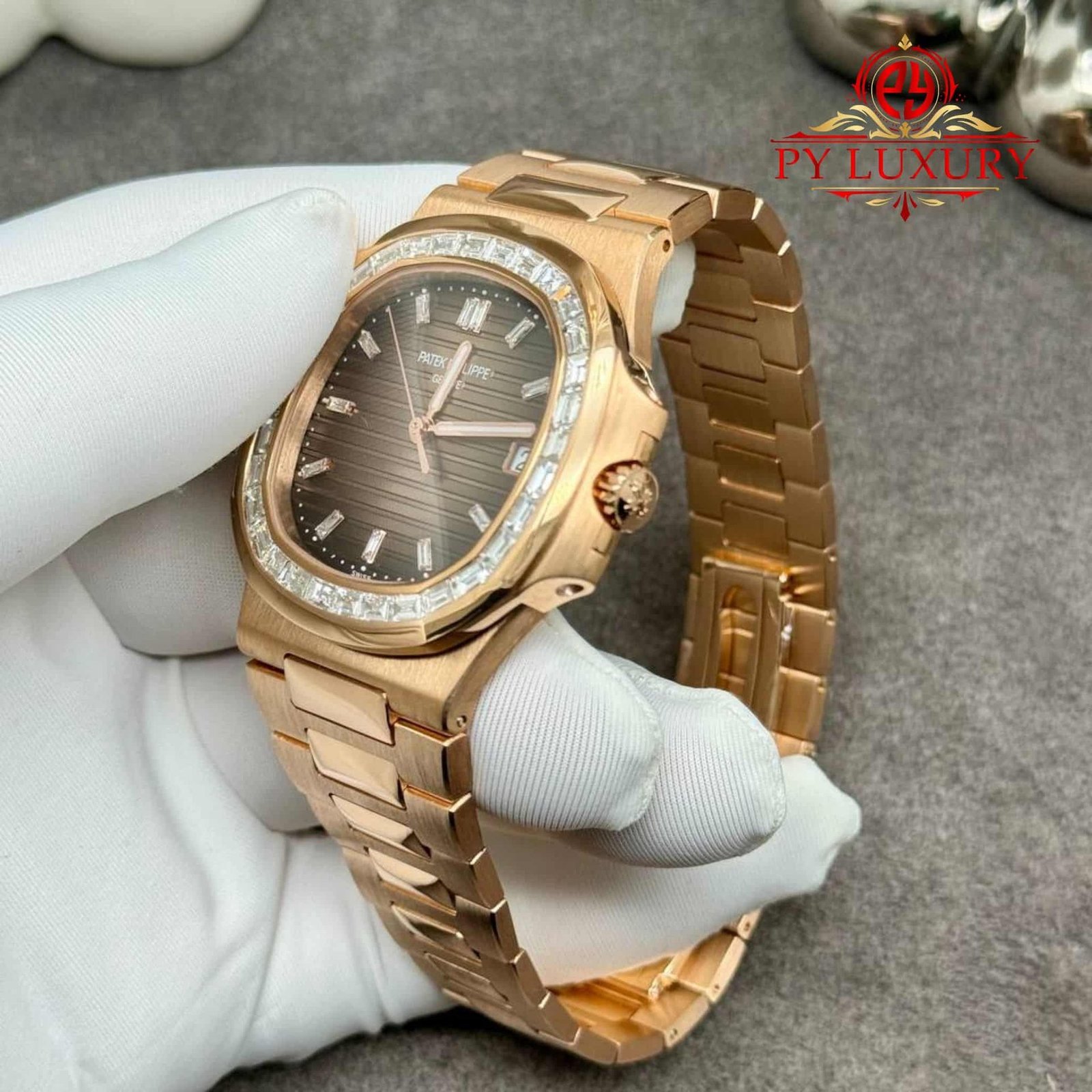 Patek Philippe Nautilus 5723/1R-010 Brown Dial Custom 18K Solid Gold Baguette Diamonds 40mm - 图片 4