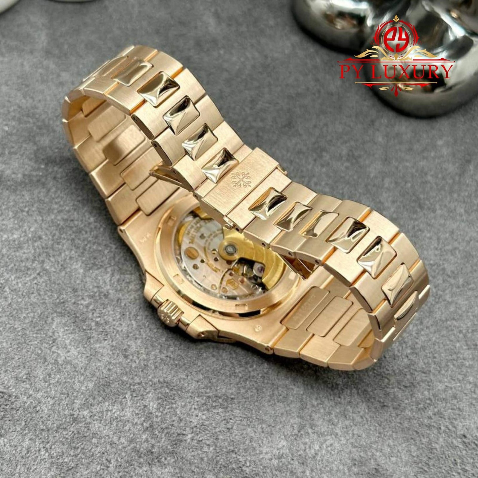 Patek Philippe Nautilus 5723/1R-010 Brown Dial Custom 18K Solid Gold Baguette Diamonds 40mm - 图片 5