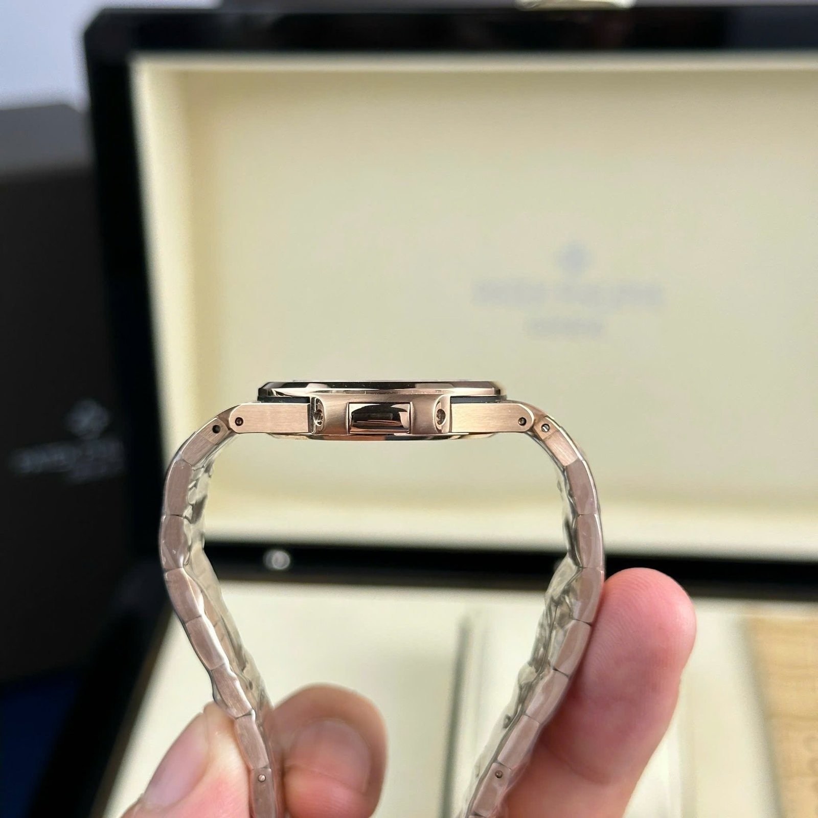 Patek Philippe Nautilus 7010/1R Golden Dial Rose Gold Lady Watch Quartz Best Replica 32mm - 图片 7