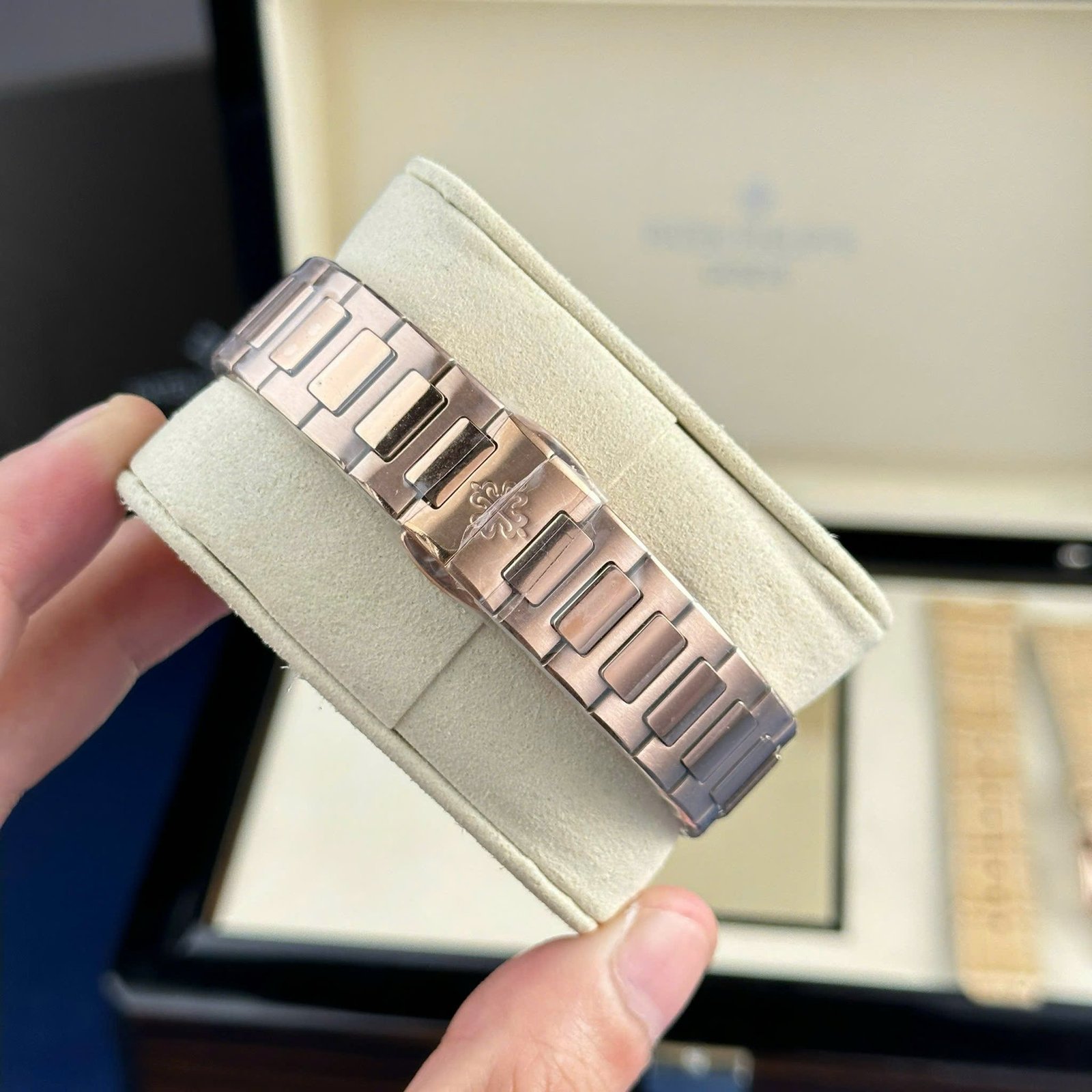 Patek Philippe Nautilus 7010/1R Golden Dial Rose Gold Lady Watch Quartz Best Replica 32mm - 图片 10