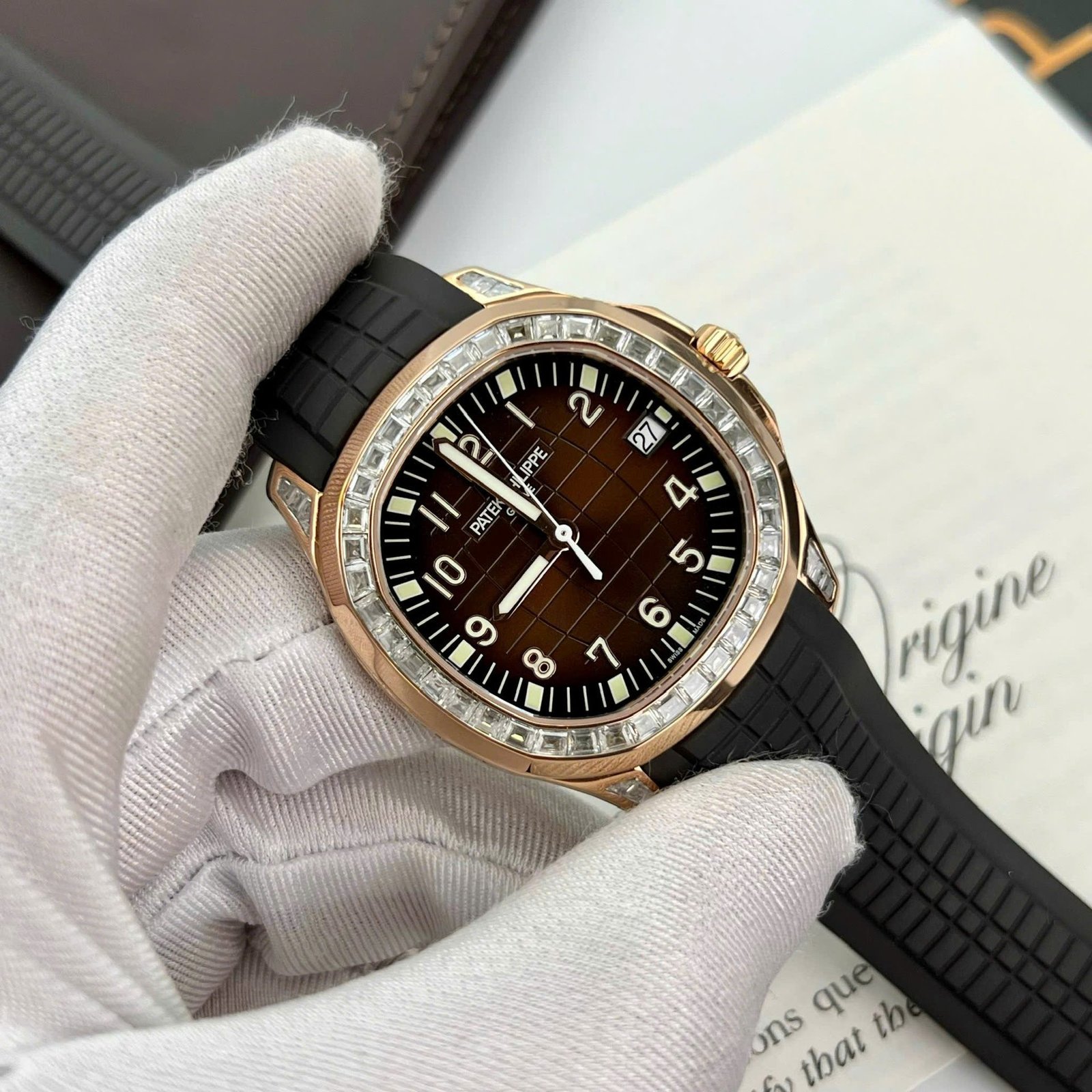 Patek Philippe Aquanaut 5167R Brown Dial 18K Gold Wrapped Custom Baguette Moissanite Best Replica 40mm - 图片 3
