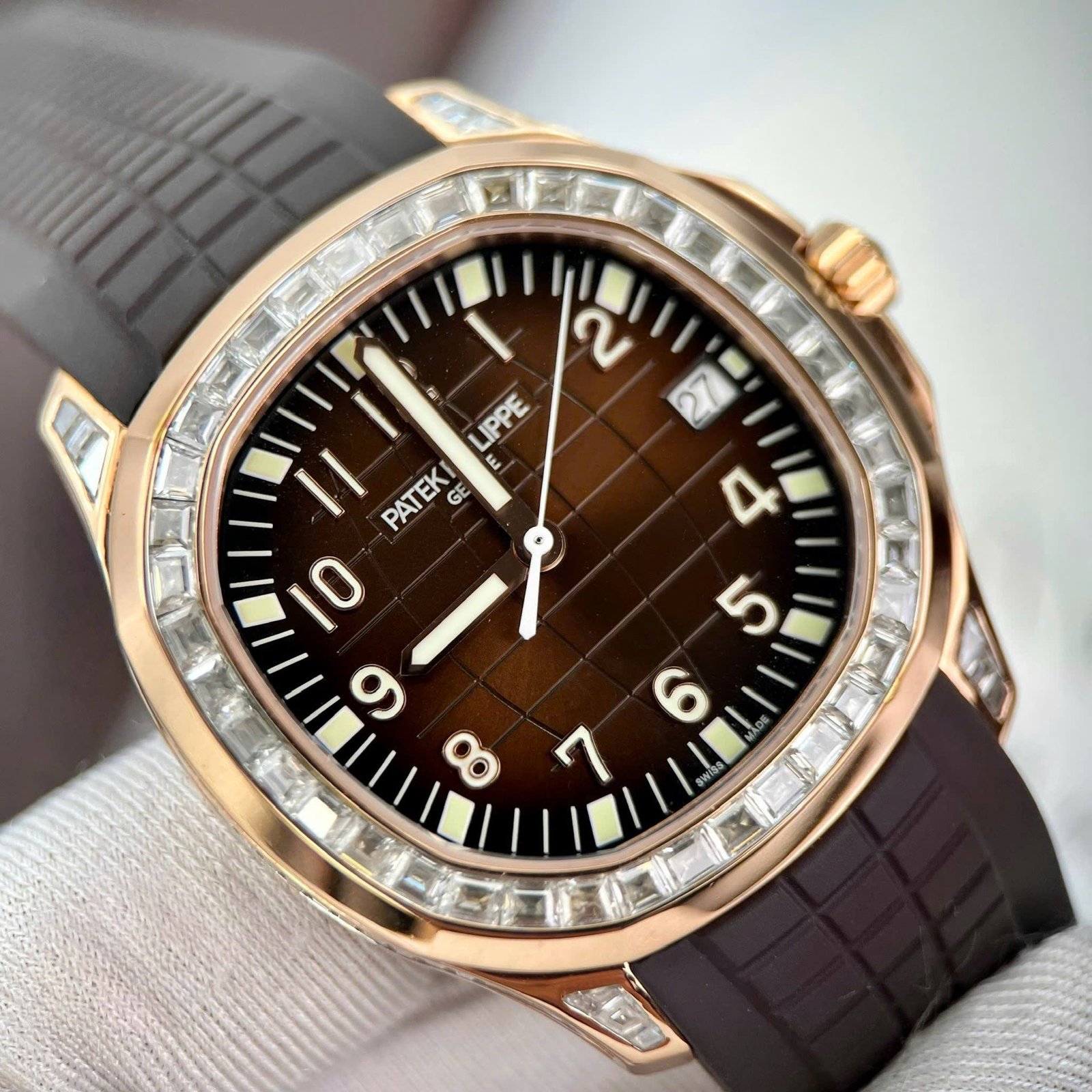 Patek Philippe Aquanaut 5167R Brown Dial 18K Gold Wrapped Custom Baguette Moissanite Best Replica 40mm - 图片 4