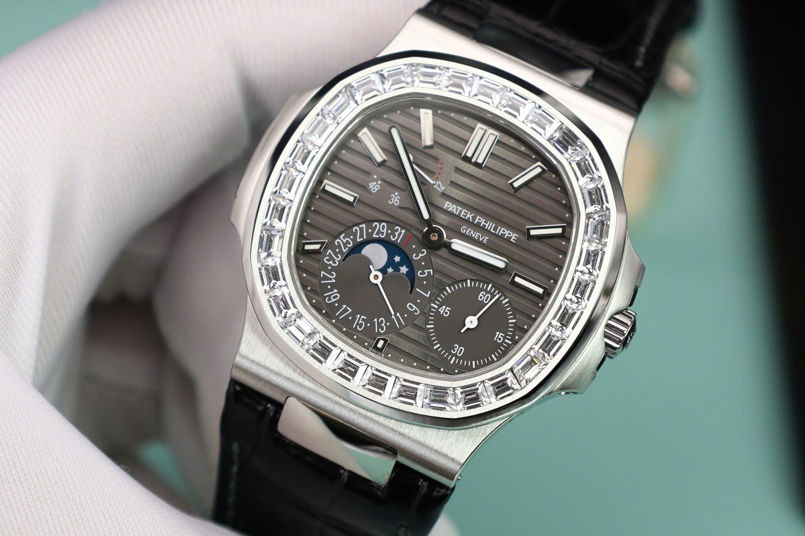 Patek Philippe Nautilus 5712G Grey Dial Baguette Stone Bezel Full Functions PPF Best Replica 40mm - 图片 2