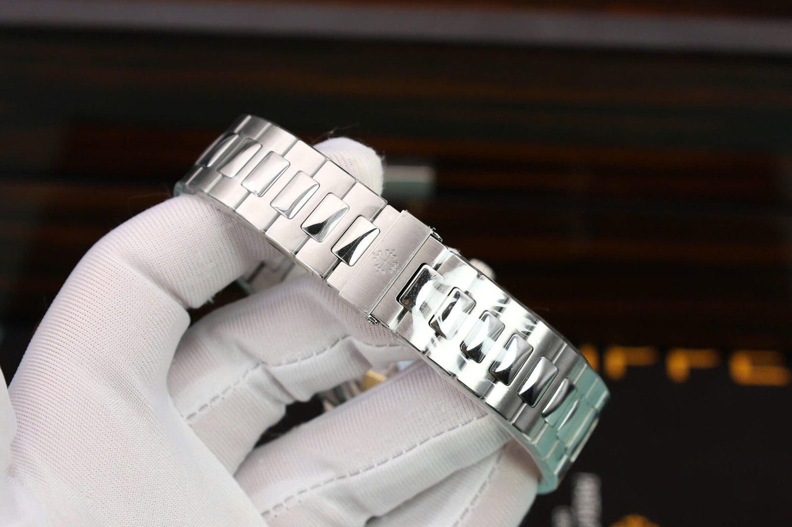 Patek Philippe Nautilus 5712 Blue Dial Baguette Stone Bezel Bracelet Full Functions PPF Best Replica 40mm - 图片 9