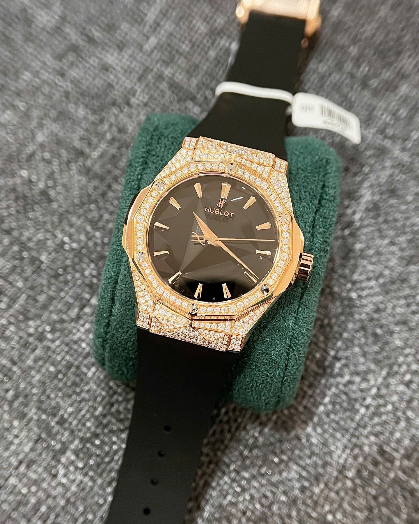 Hublot Classic Fusion Orlinski King Gold Pavé Black Dial Custom Moissanite 40mm - 图片 2