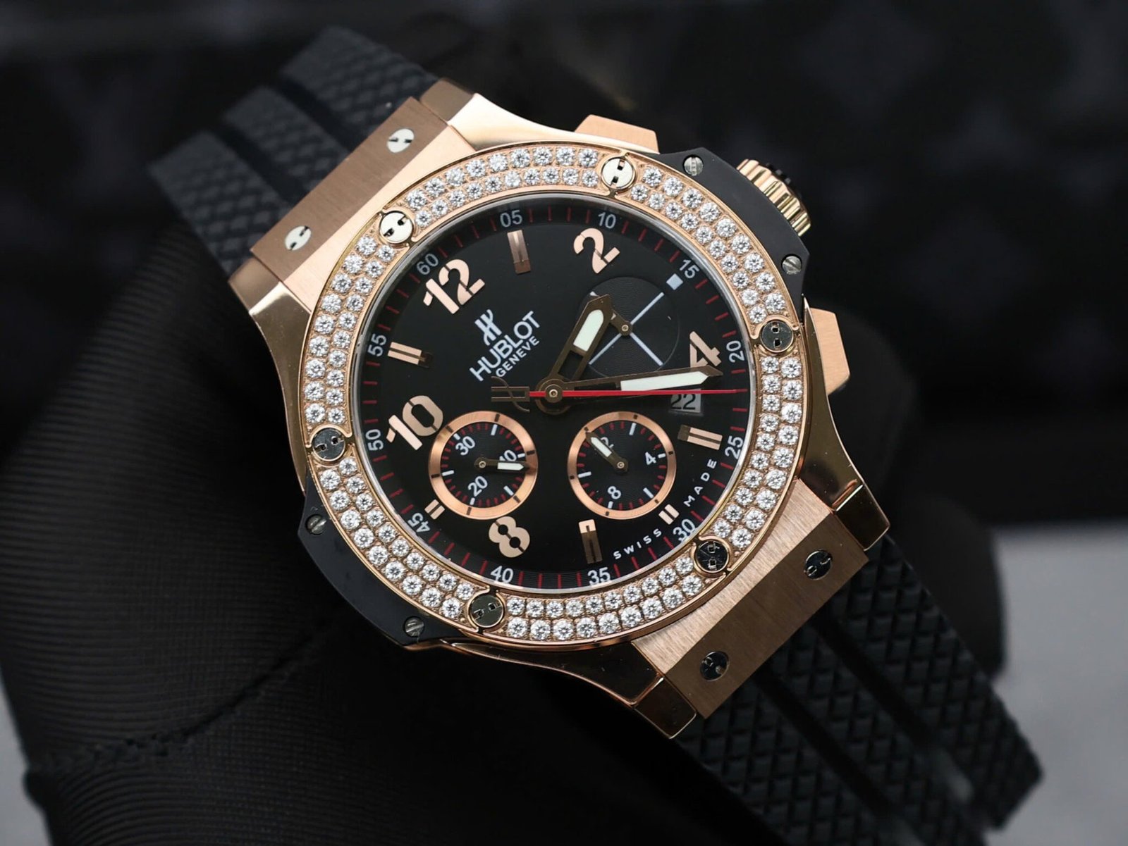 Hublot Big Bang Chronograph King Gold Black Dial Custom Moissanite Bezel Replica 41mm - 图片 5