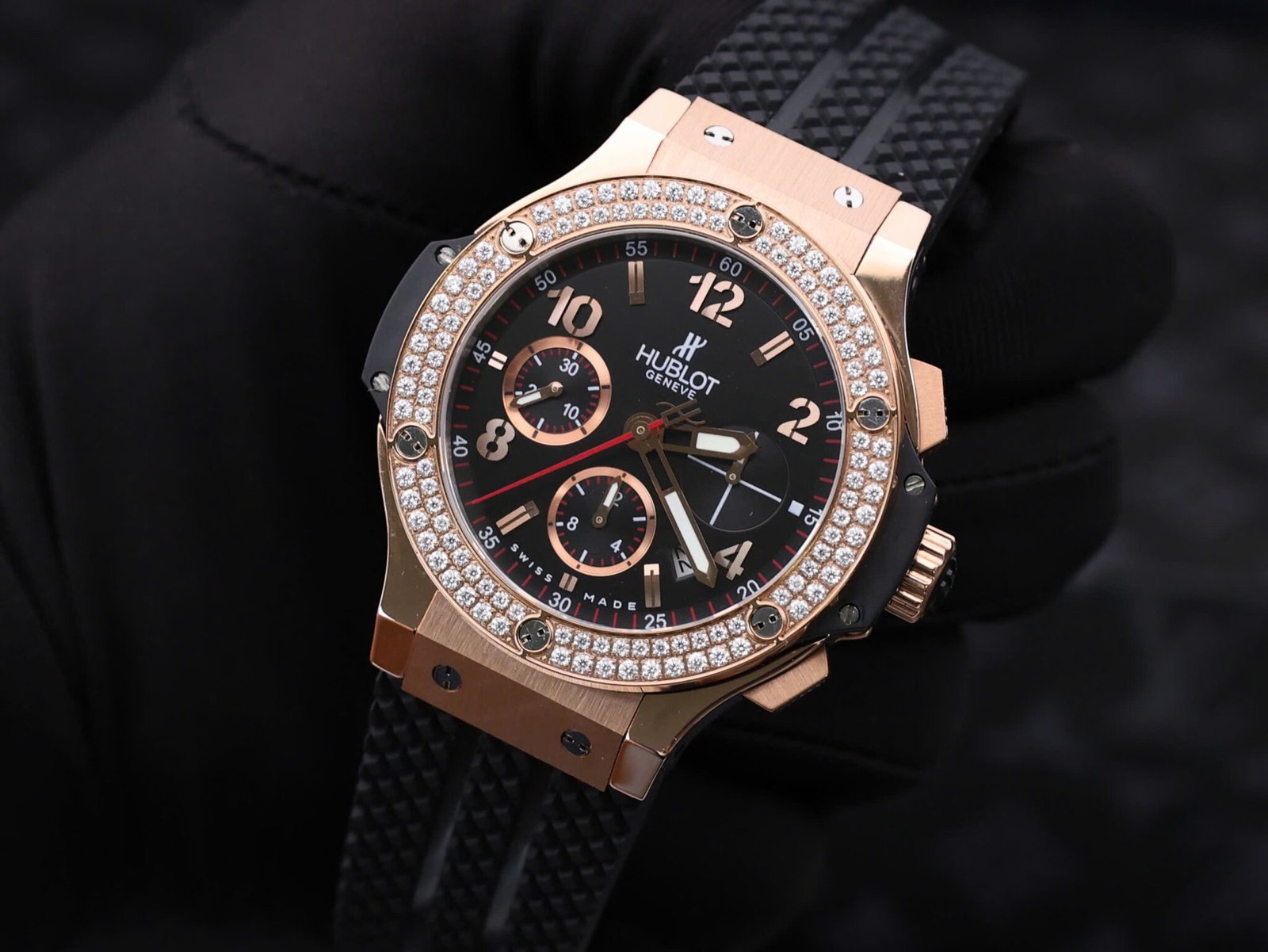 Hublot Big Bang Chronograph King Gold Black Dial Custom Moissanite Bezel Replica 41mm - 图片 6