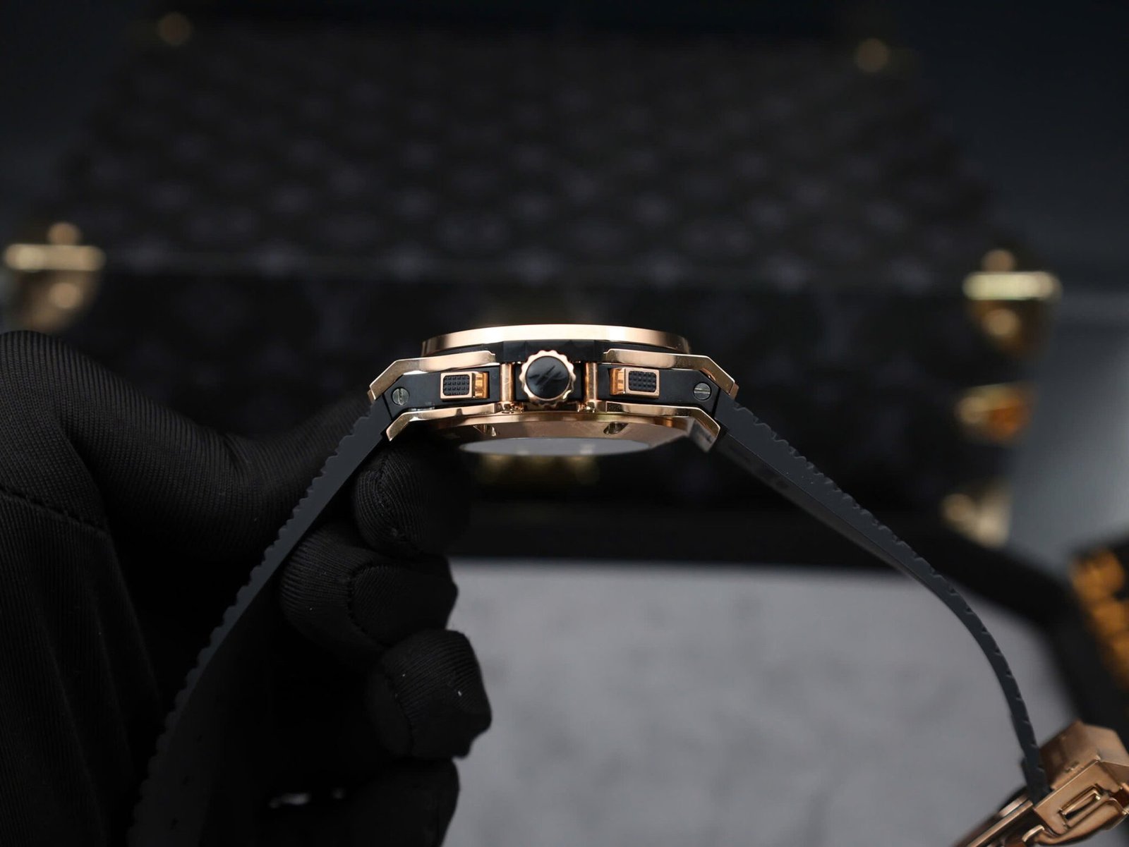 Hublot Big Bang Chronograph King Gold Black Dial Custom Moissanite Bezel Replica 41mm - 图片 7