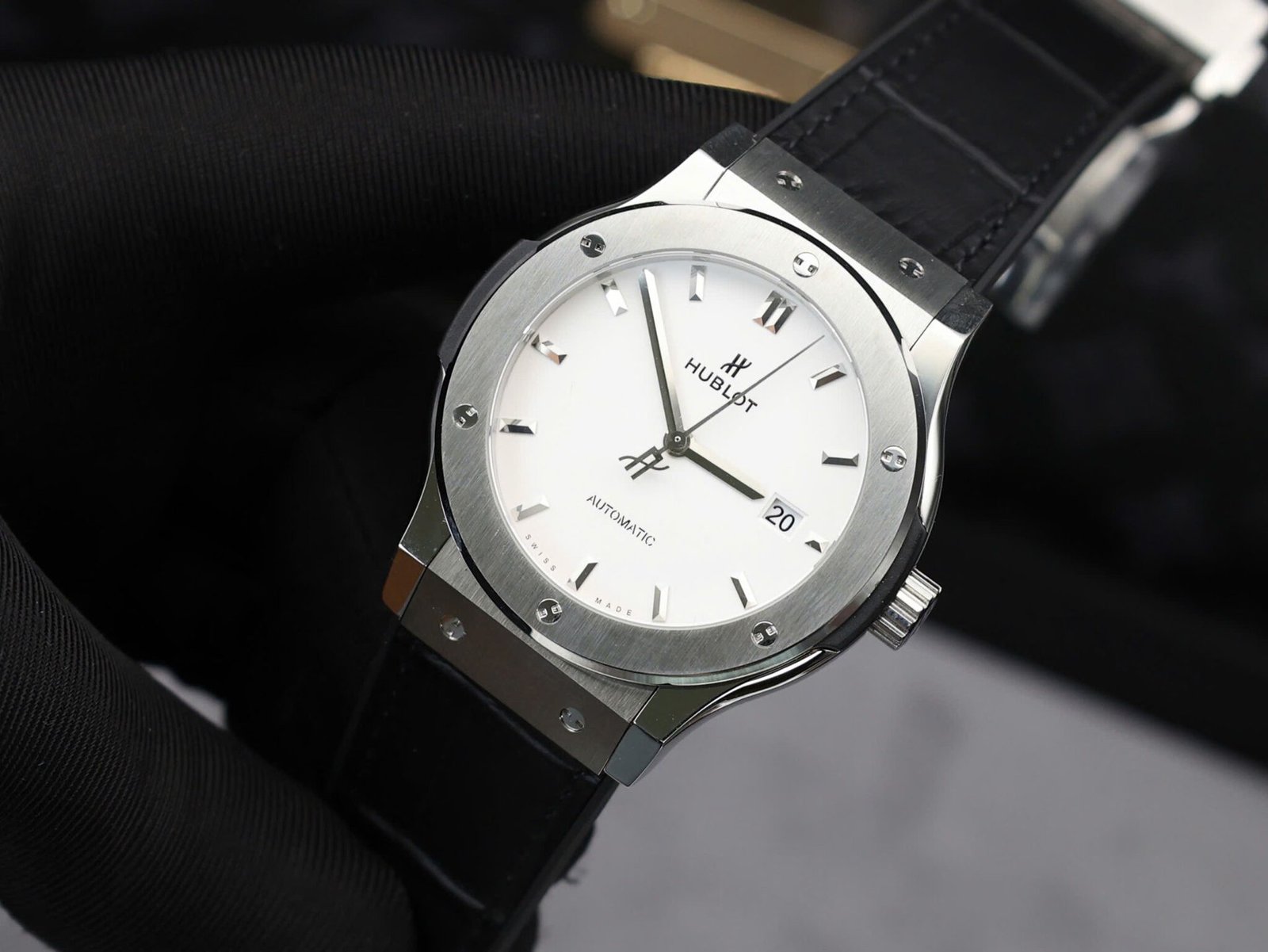 Hublot Classic Fusion Titanium White Dial Leather Strap 1:1 Copy 42mm - 图片 3