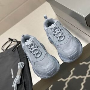 BALENCIAGA TRIPLE S SNEAKER   - BB175